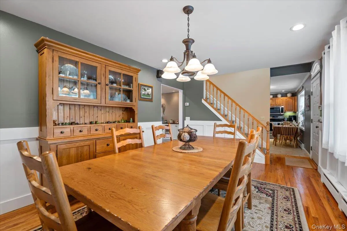 4 Westbury Avenue, Oyster Bay, NY, 5 Bedrooms Bedrooms, 8 Rooms Rooms,3 BathroomsBathrooms,Residential,For Rent,Westbury,0,1007526 4 Westbury Avenue, Oyster Bay, NY, 5 Bedrooms Bedrooms, 8 Rooms Rooms,3 BathroomsBathrooms,Residential,For Rent,Westbury,0,1007526