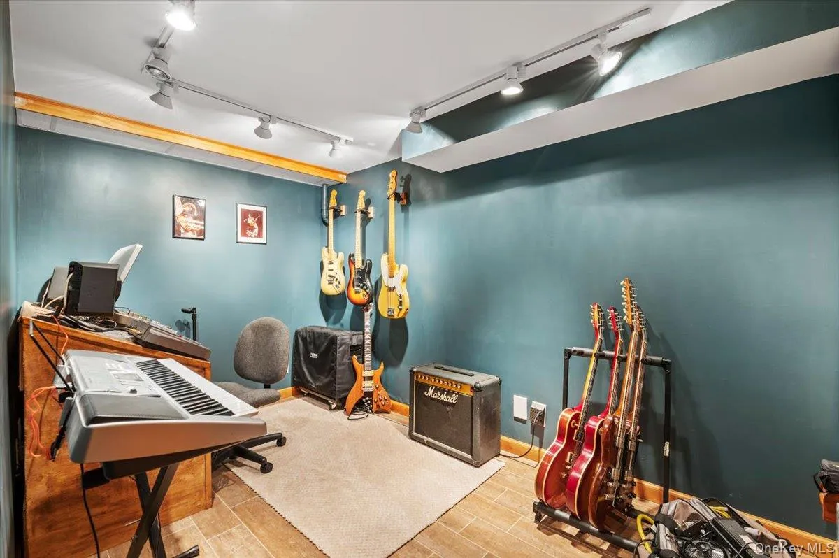 4 Westbury Avenue, Oyster Bay, NY, 5 Bedrooms Bedrooms, 8 Rooms Rooms,3 BathroomsBathrooms,Residential,For Rent,Westbury,0,1007526 4 Westbury Avenue, Oyster Bay, NY, 5 Bedrooms Bedrooms, 8 Rooms Rooms,3 BathroomsBathrooms,Residential,For Rent,Westbury,0,1007526