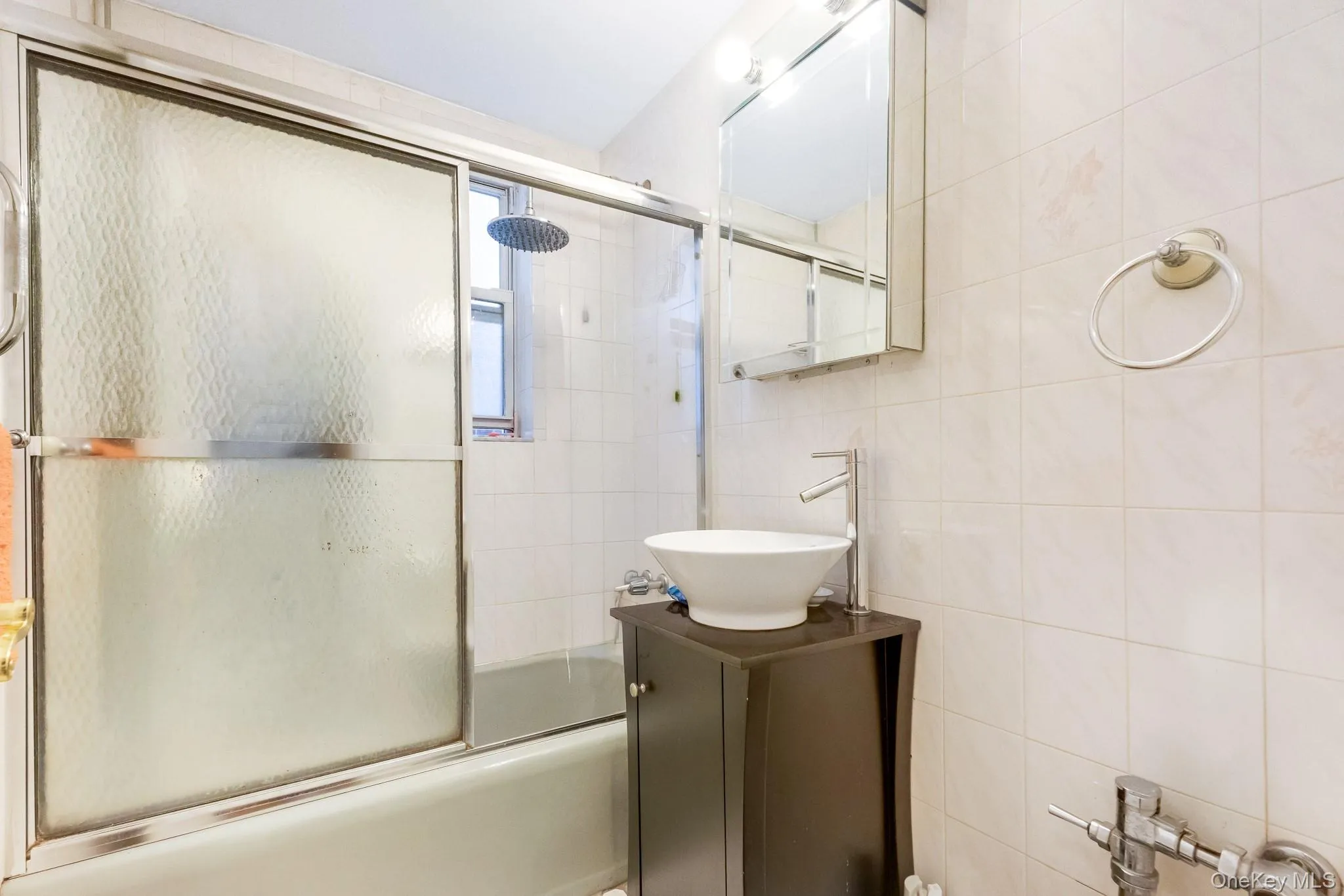 2260 Benson Avenue, New York, NY, 2 Bedrooms Bedrooms, 5 Rooms Rooms,1 BathroomBathrooms,Residential,For Rent,Benson,0,1007532 2260 Benson Avenue, New York, NY, 2 Bedrooms Bedrooms, 5 Rooms Rooms,1 BathroomBathrooms,Residential,For Rent,Benson,0,1007532