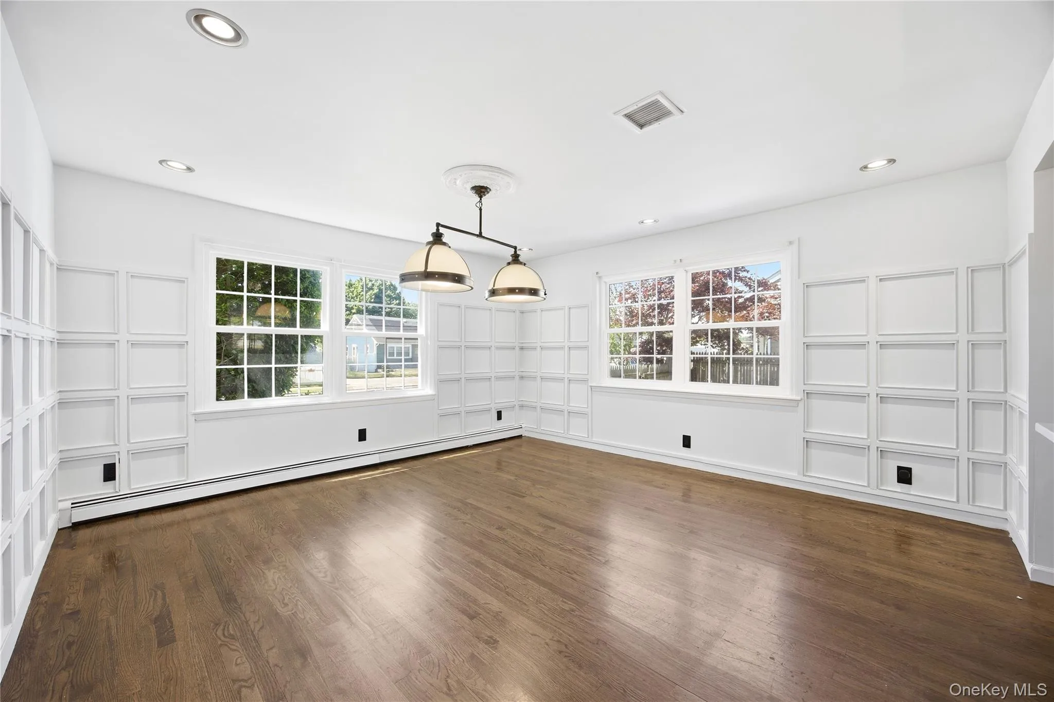 25 Parkdale Drive, Babylon, NY, 4 Bedrooms Bedrooms, 8 Rooms Rooms,1 BathroomBathrooms,Residential,For Rent,Parkdale,0,1007538 25 Parkdale Drive, Babylon, NY, 4 Bedrooms Bedrooms, 8 Rooms Rooms,1 BathroomBathrooms,Residential,For Rent,Parkdale,0,1007538