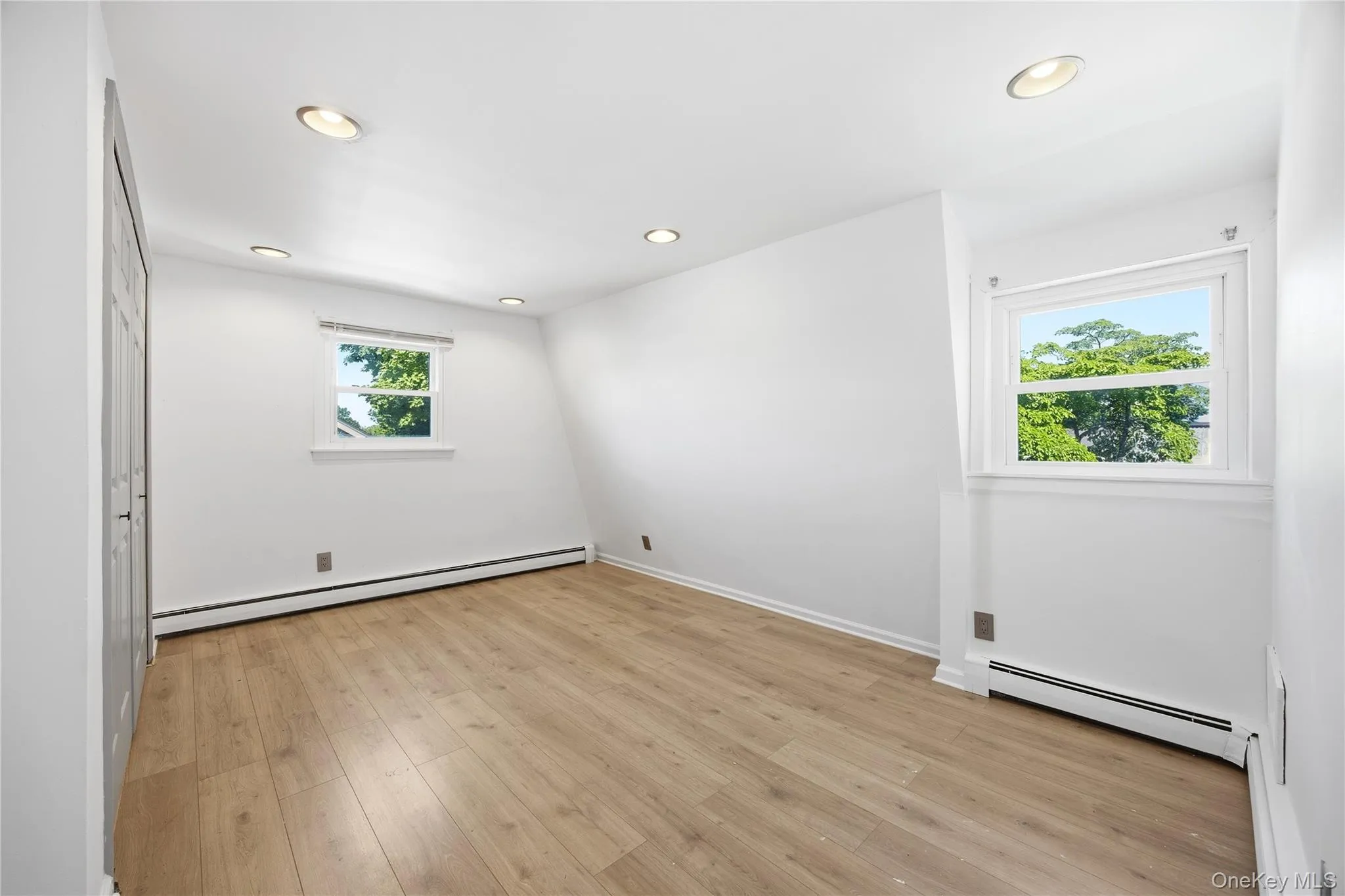 25 Parkdale Drive, Babylon, NY, 4 Bedrooms Bedrooms, 8 Rooms Rooms,1 BathroomBathrooms,Residential,For Rent,Parkdale,0,1007538 25 Parkdale Drive, Babylon, NY, 4 Bedrooms Bedrooms, 8 Rooms Rooms,1 BathroomBathrooms,Residential,For Rent,Parkdale,0,1007538