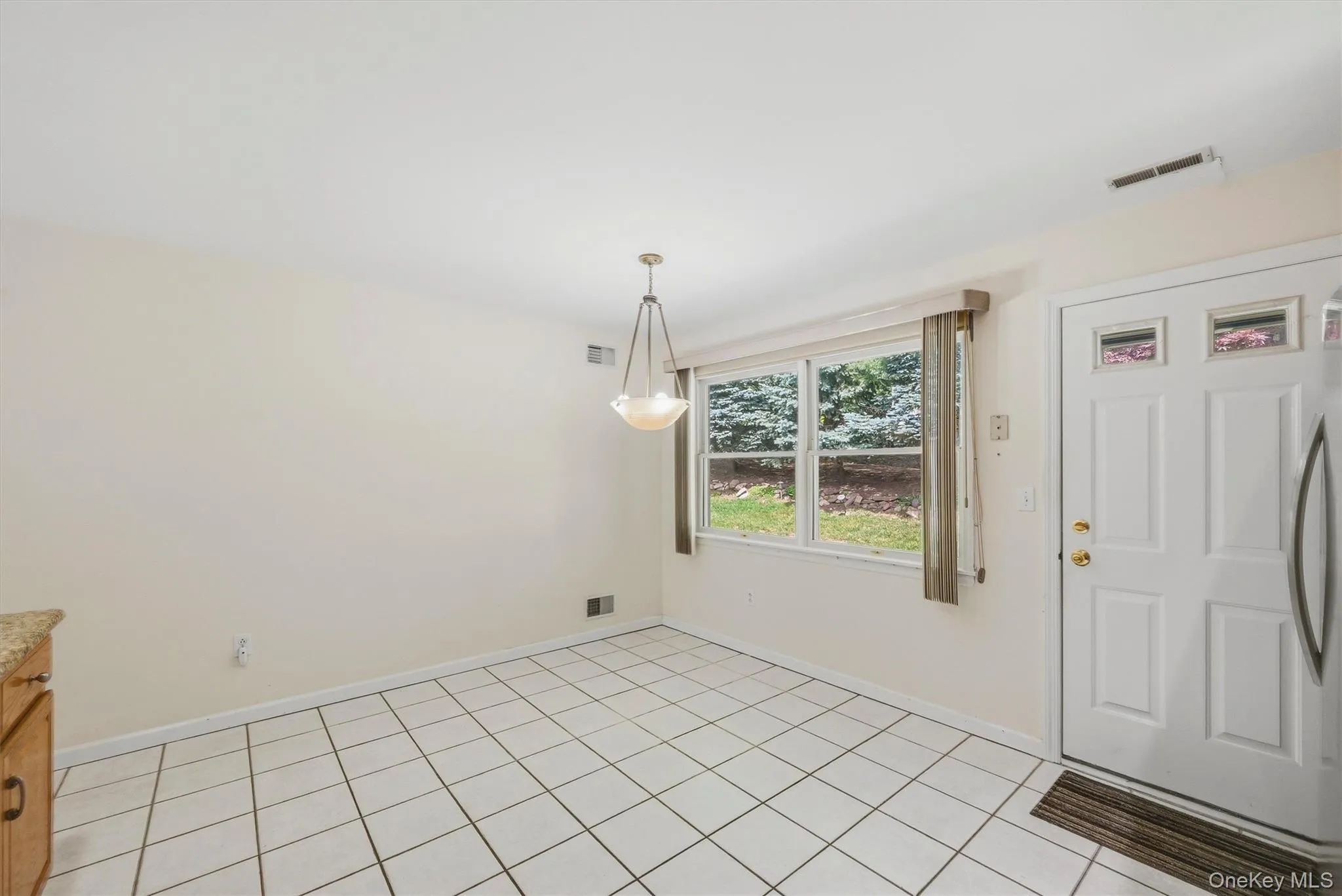 36 Windsor Circle, Ramapo, NY, 1 Bedroom Bedrooms, 5 Rooms Rooms,1 BathroomBathrooms,Residential,For Rent,Windsor,0,1007541 36 Windsor Circle, Ramapo, NY, 1 Bedroom Bedrooms, 5 Rooms Rooms,1 BathroomBathrooms,Residential,For Rent,Windsor,0,1007541
