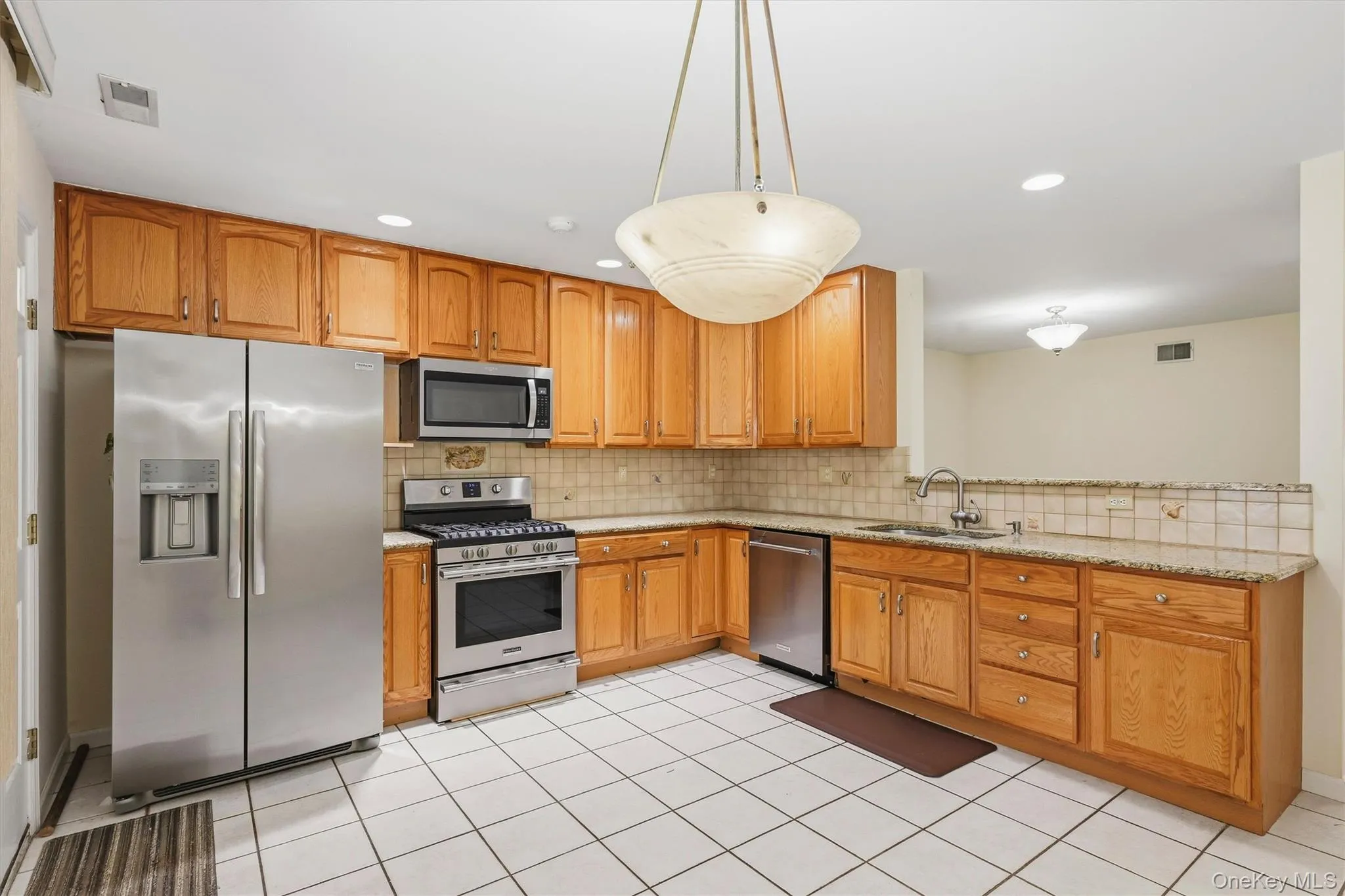 36 Windsor Circle, Ramapo, NY, 1 Bedroom Bedrooms, 5 Rooms Rooms,1 BathroomBathrooms,Residential,For Rent,Windsor,0,1007541 36 Windsor Circle, Ramapo, NY, 1 Bedroom Bedrooms, 5 Rooms Rooms,1 BathroomBathrooms,Residential,For Rent,Windsor,0,1007541