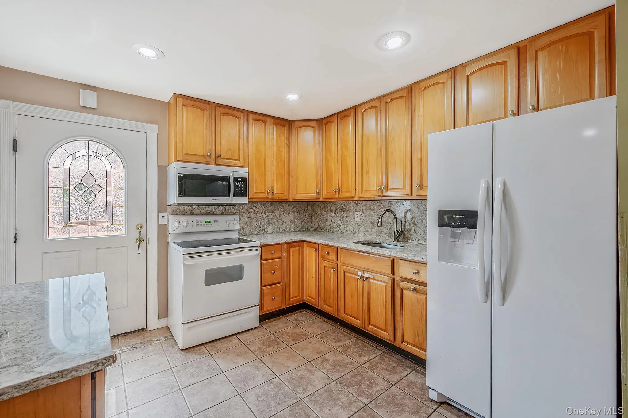 61 Ocean Avenue, Islip, NY, 4 Bedrooms Bedrooms, 7 Rooms Rooms,2 BathroomsBathrooms,Residential,For Rent,Ocean,0,1007543 61 Ocean Avenue, Islip, NY, 4 Bedrooms Bedrooms, 7 Rooms Rooms,2 BathroomsBathrooms,Residential,For Rent,Ocean,0,1007543