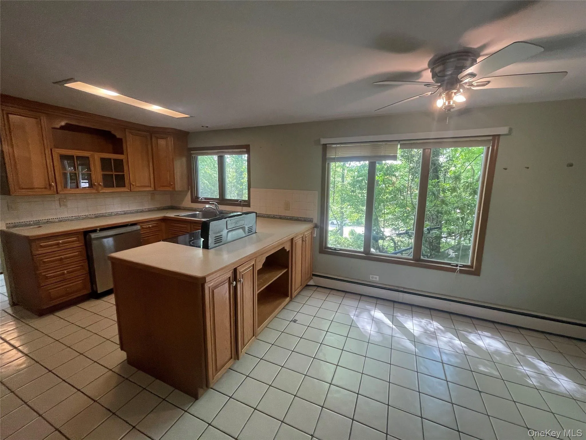 43 Valerie Court, Tuxedo, NY, 4 Bedrooms Bedrooms, 9 Rooms Rooms,2 BathroomsBathrooms,Residential Lease,For Rent,Valerie,0,1007546 43 Valerie Court, Tuxedo, NY, 4 Bedrooms Bedrooms, 9 Rooms Rooms,2 BathroomsBathrooms,Residential Lease,For Rent,Valerie,0,1007546