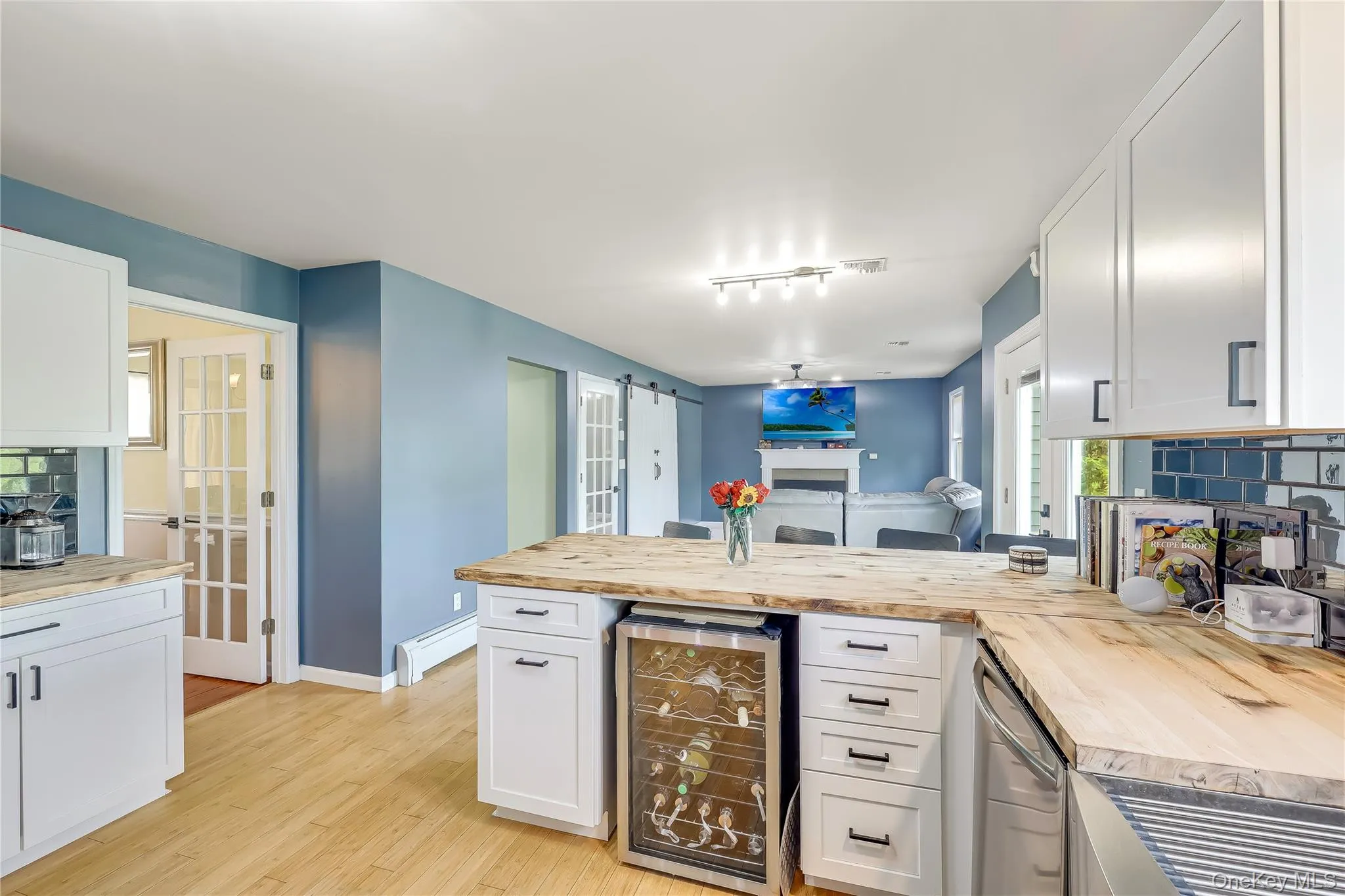 Spacious open kitchen featuring custom countertops! Spacious open kitchen featuring custom countertops!