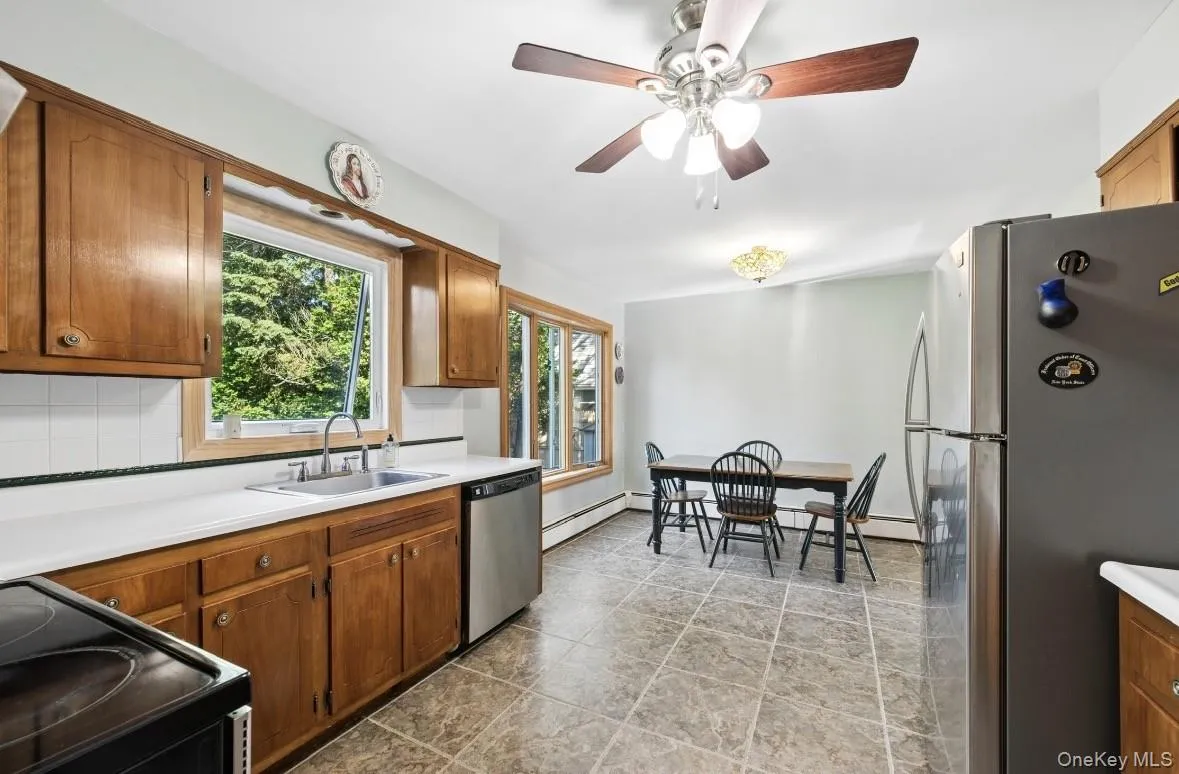 11 Lincoln Court, Babylon, NY, 3 Bedrooms Bedrooms, 7 Rooms Rooms,2 BathroomsBathrooms,Residential,For Rent,Lincoln,0,1007548 11 Lincoln Court, Babylon, NY, 3 Bedrooms Bedrooms, 7 Rooms Rooms,2 BathroomsBathrooms,Residential,For Rent,Lincoln,0,1007548