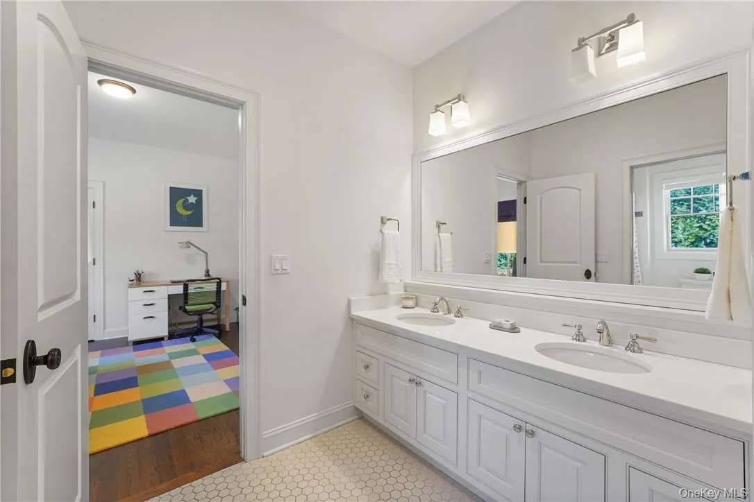 Jack/Jill Full Bathroom Jack/Jill Full Bathroom