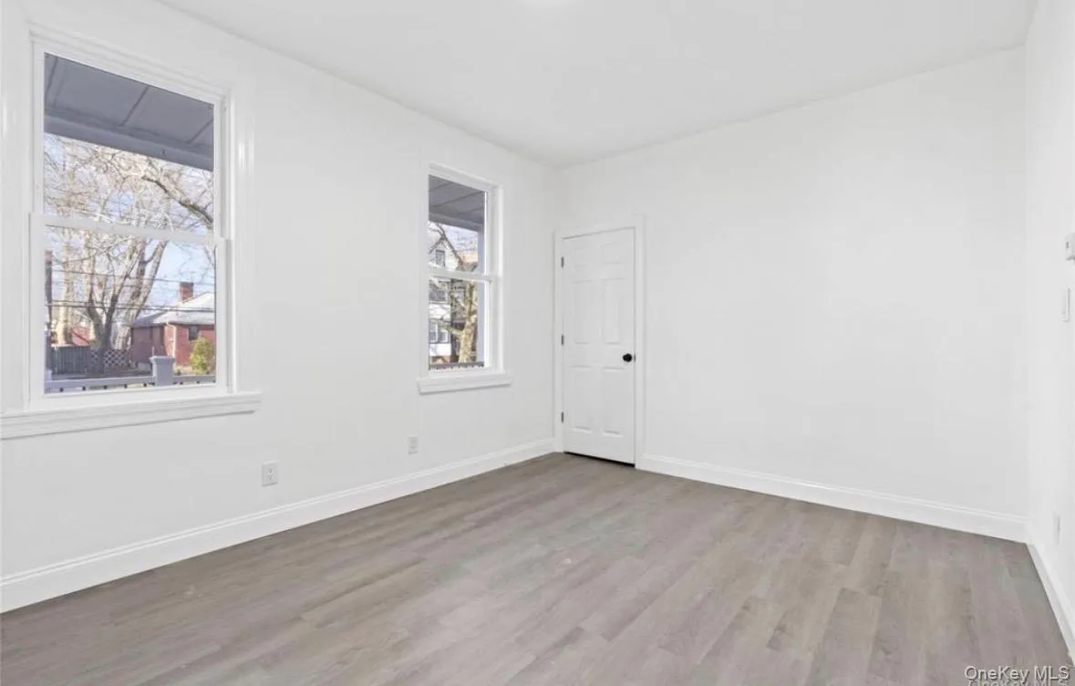 Large bedroom with closet Large bedroom with closet