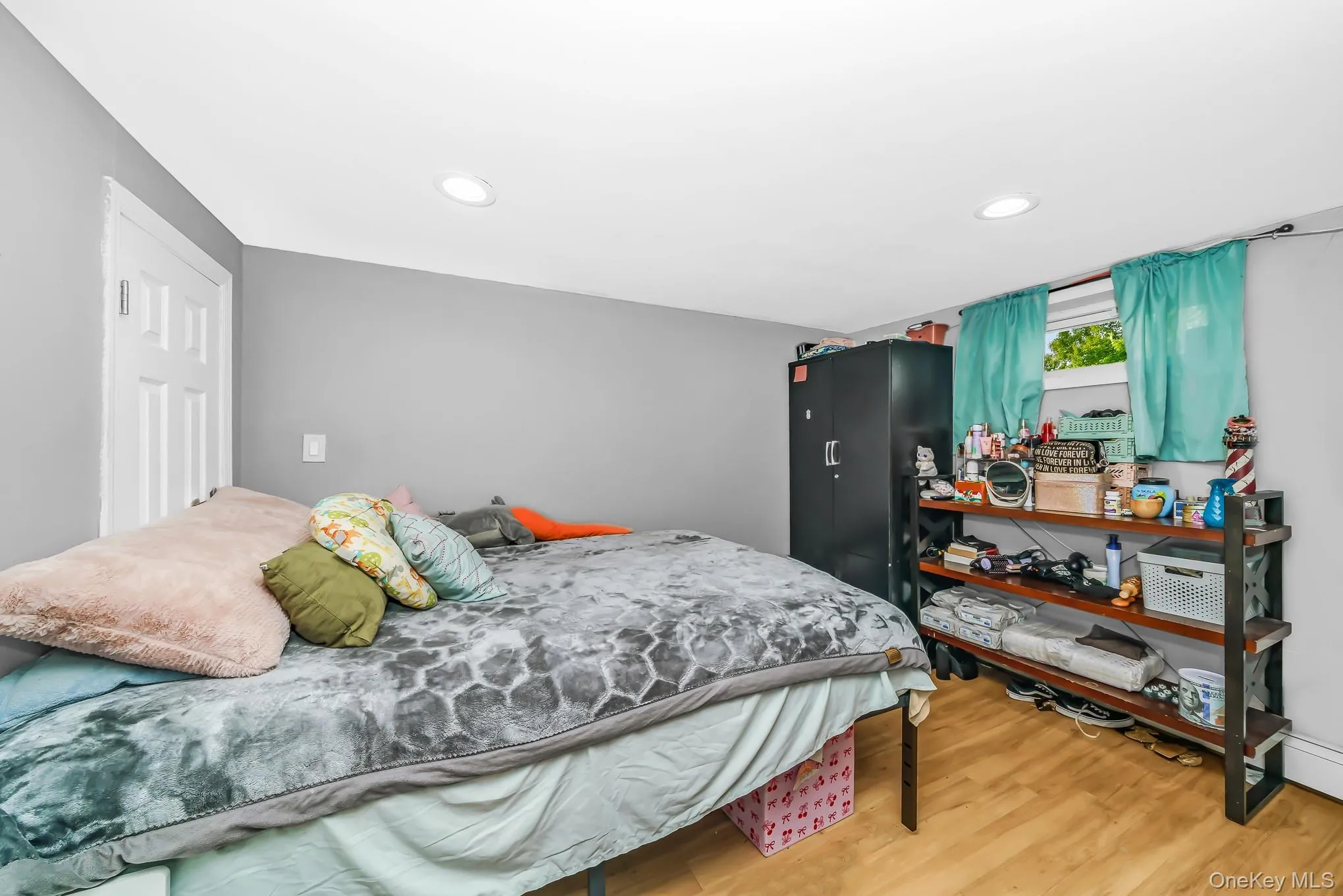 22 Montgomery Street, Islip, NY, 4 Bedrooms Bedrooms, 7 Rooms Rooms,2 BathroomsBathrooms,Residential,For Rent,Montgomery,0,1007560 22 Montgomery Street, Islip, NY, 4 Bedrooms Bedrooms, 7 Rooms Rooms,2 BathroomsBathrooms,Residential,For Rent,Montgomery,0,1007560