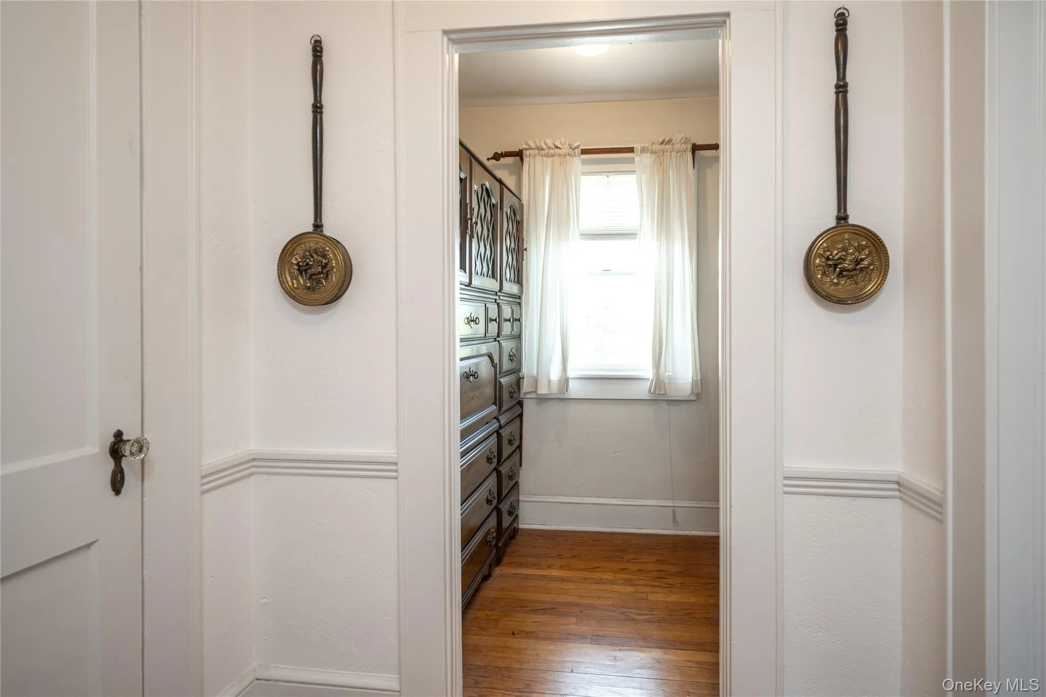 Hallway WI-Closet Hallway WI-Closet