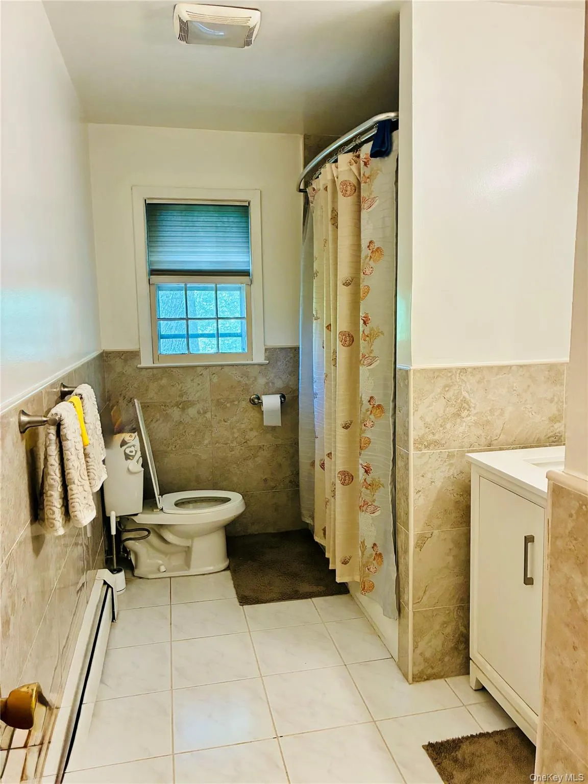 24 Ann Boulevard, Ramapo, NY, 4 Bedrooms Bedrooms, 11 Rooms Rooms,2 BathroomsBathrooms,Residential,For Rent,Ann,0,1007563 24 Ann Boulevard, Ramapo, NY, 4 Bedrooms Bedrooms, 11 Rooms Rooms,2 BathroomsBathrooms,Residential,For Rent,Ann,0,1007563