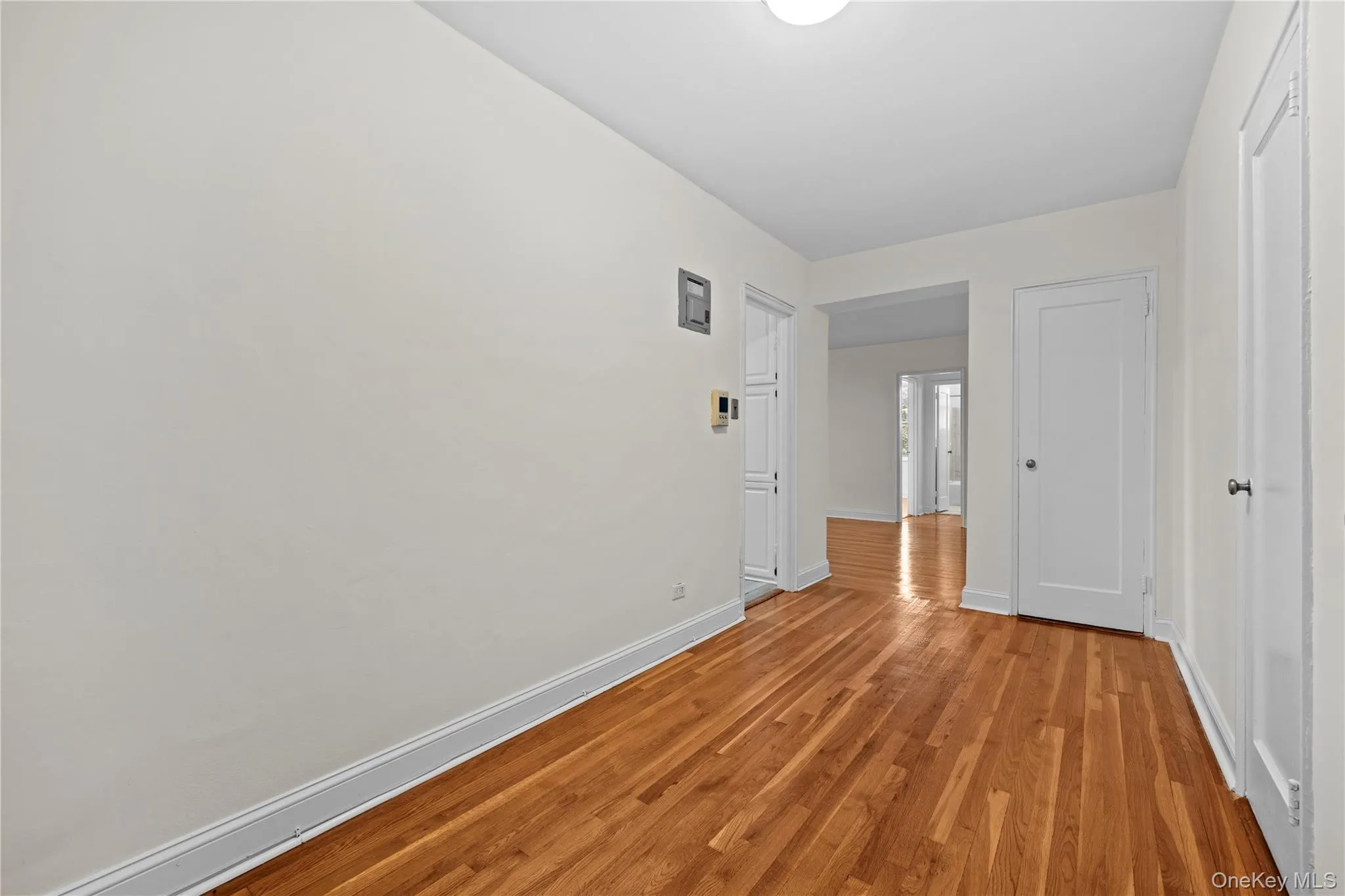 5621 Netherland avenue, New York, NY, 1 Bedroom Bedrooms, 3 Rooms Rooms,1 BathroomBathrooms,Residential,For Rent,Netherland avenue,0,1007568 5621 Netherland avenue, New York, NY, 1 Bedroom Bedrooms, 3 Rooms Rooms,1 BathroomBathrooms,Residential,For Rent,Netherland avenue,0,1007568