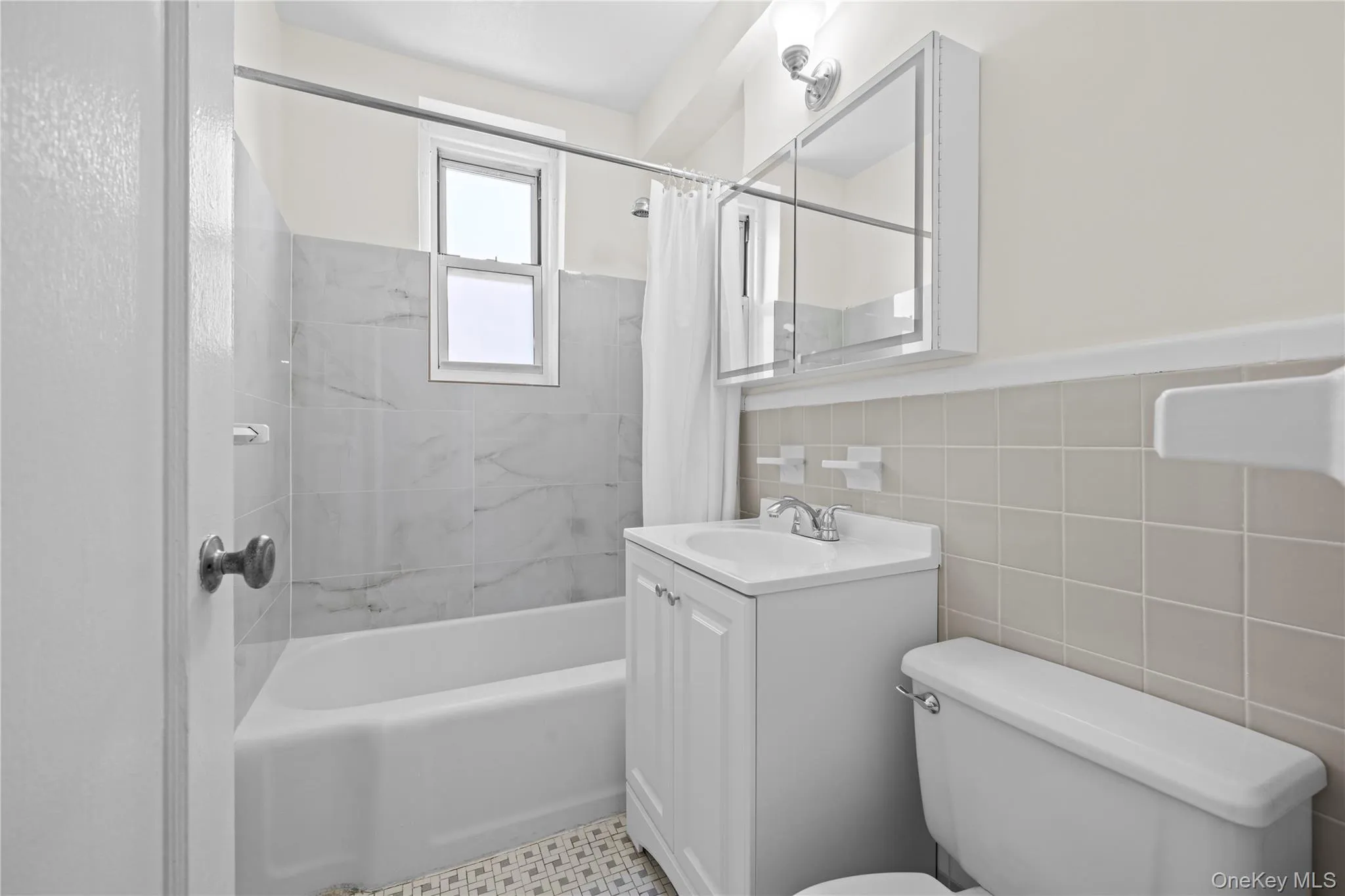 5621 Netherland avenue, New York, NY, 1 Bedroom Bedrooms, 3 Rooms Rooms,1 BathroomBathrooms,Residential,For Rent,Netherland avenue,0,1007568 5621 Netherland avenue, New York, NY, 1 Bedroom Bedrooms, 3 Rooms Rooms,1 BathroomBathrooms,Residential,For Rent,Netherland avenue,0,1007568