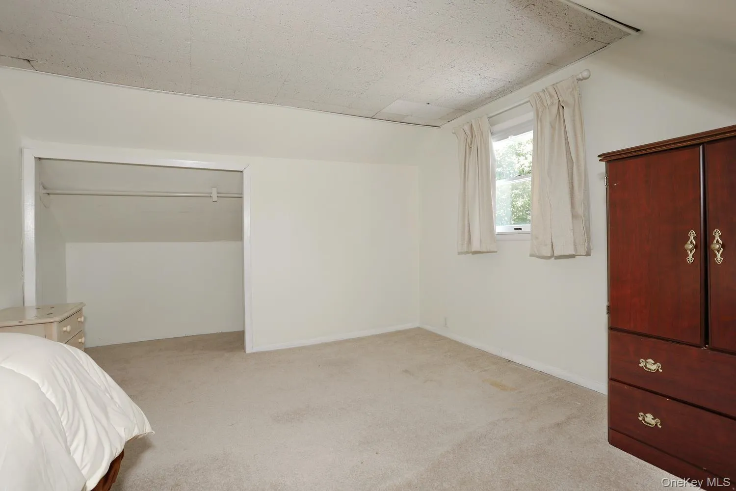56 Grand Street, Clarkstown, NY, 4 Bedrooms Bedrooms, 8 Rooms Rooms,2 BathroomsBathrooms,Residential,For Rent,Grand,0,1007569 56 Grand Street, Clarkstown, NY, 4 Bedrooms Bedrooms, 8 Rooms Rooms,2 BathroomsBathrooms,Residential,For Rent,Grand,0,1007569