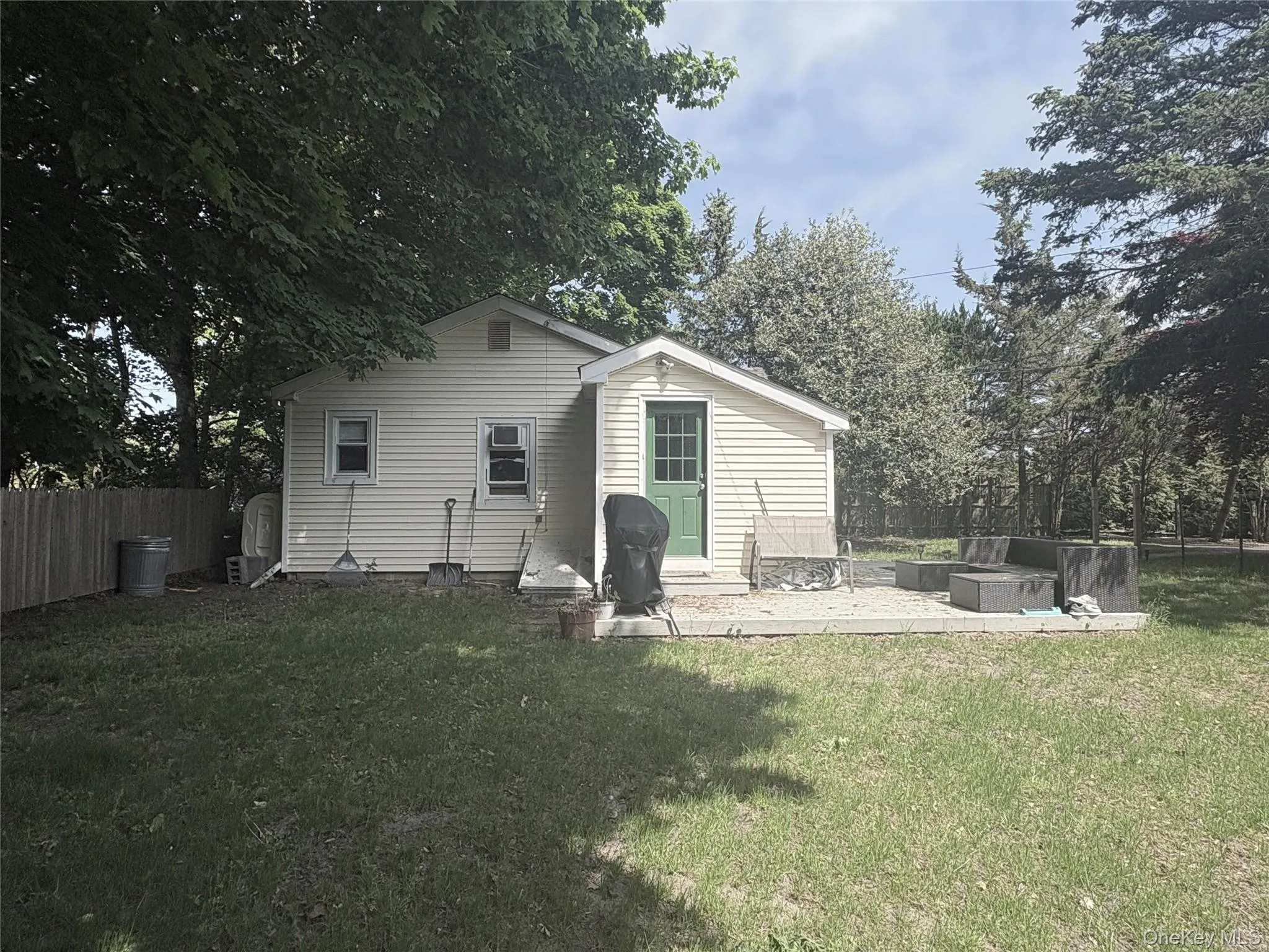 529 Montauk Hwy 529 Montauk Hwy