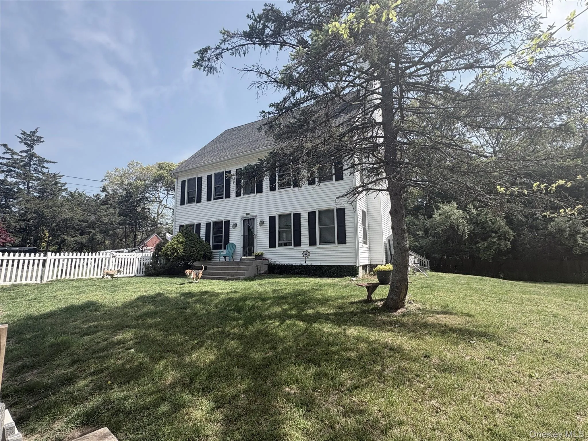 533 Montauk Hwy 533 Montauk Hwy