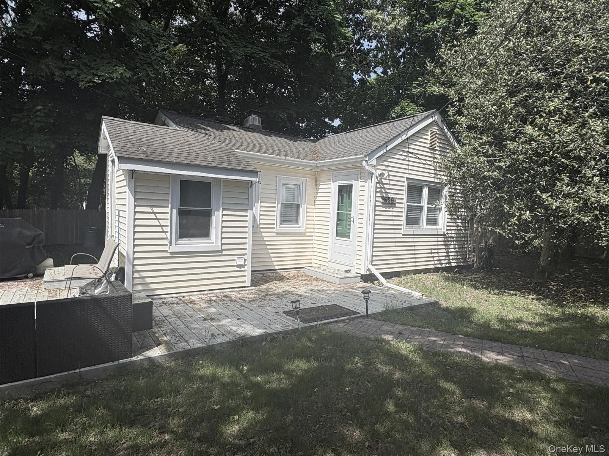 529 Montauk Hwy 529 Montauk Hwy