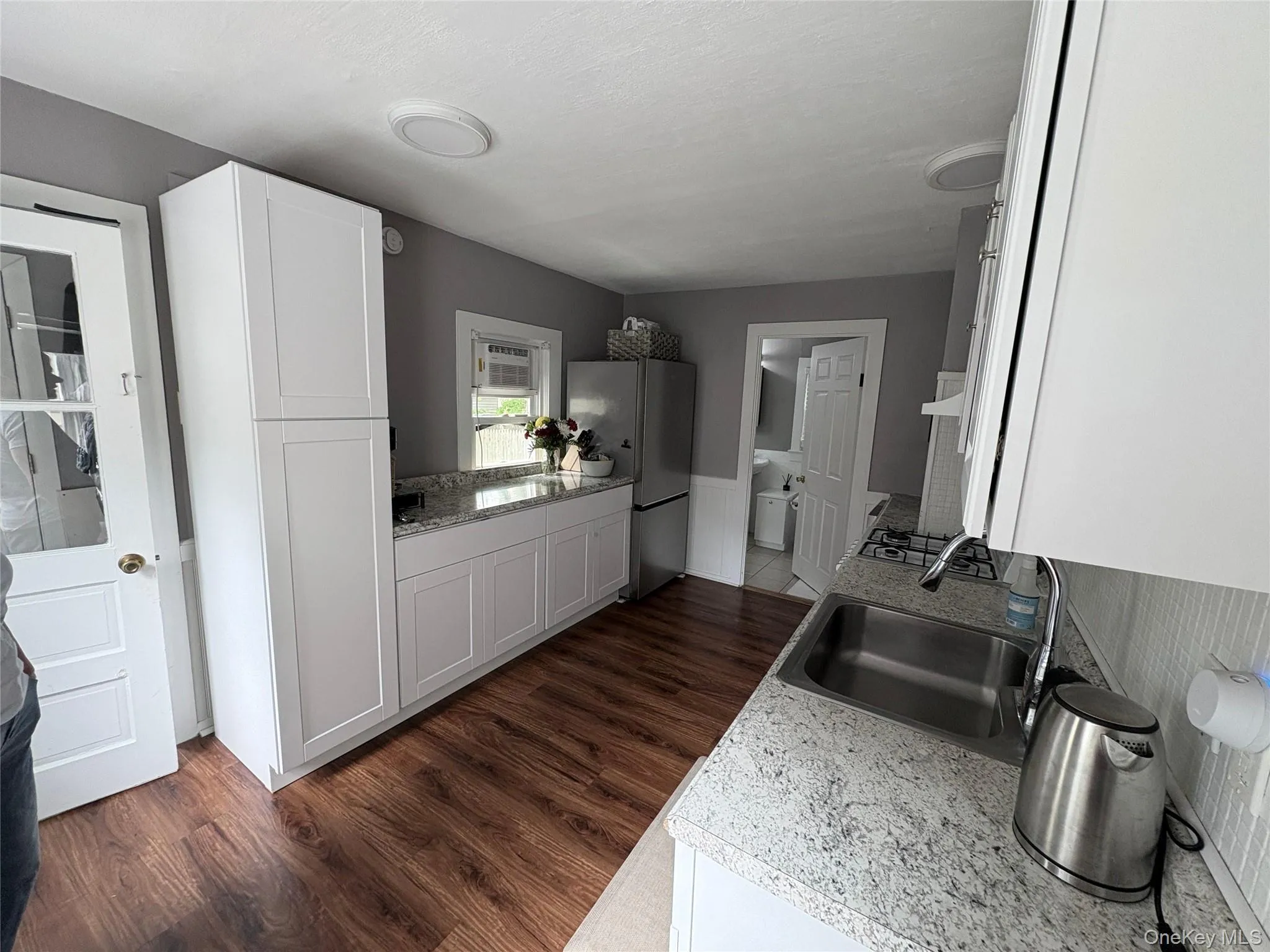 529 Montauk Hwy 529 Montauk Hwy
