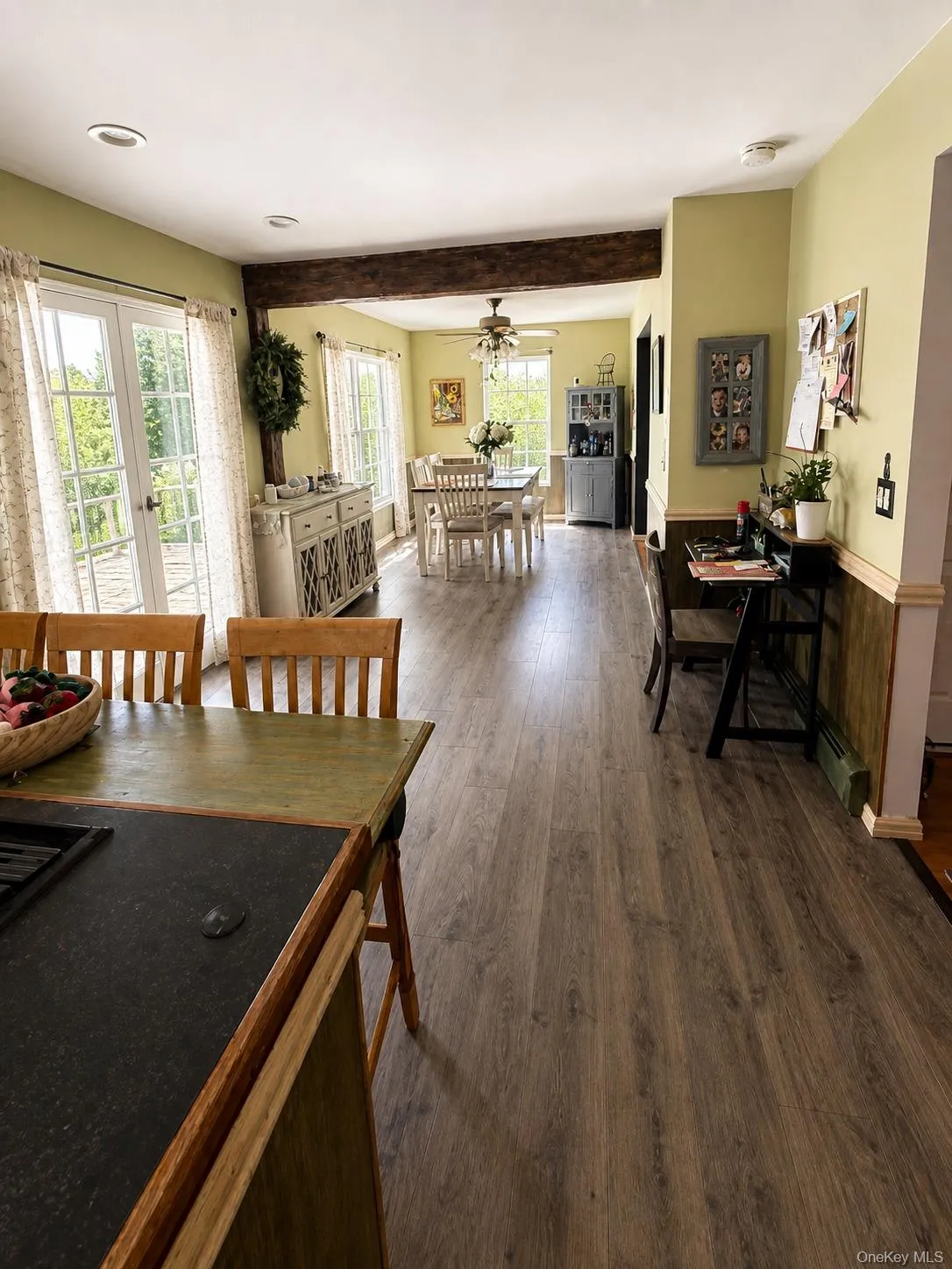 533 Montauk Hwy 533 Montauk Hwy