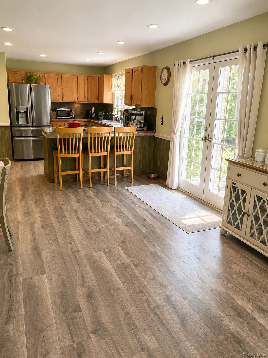 533 Montauk Hwy 533 Montauk Hwy