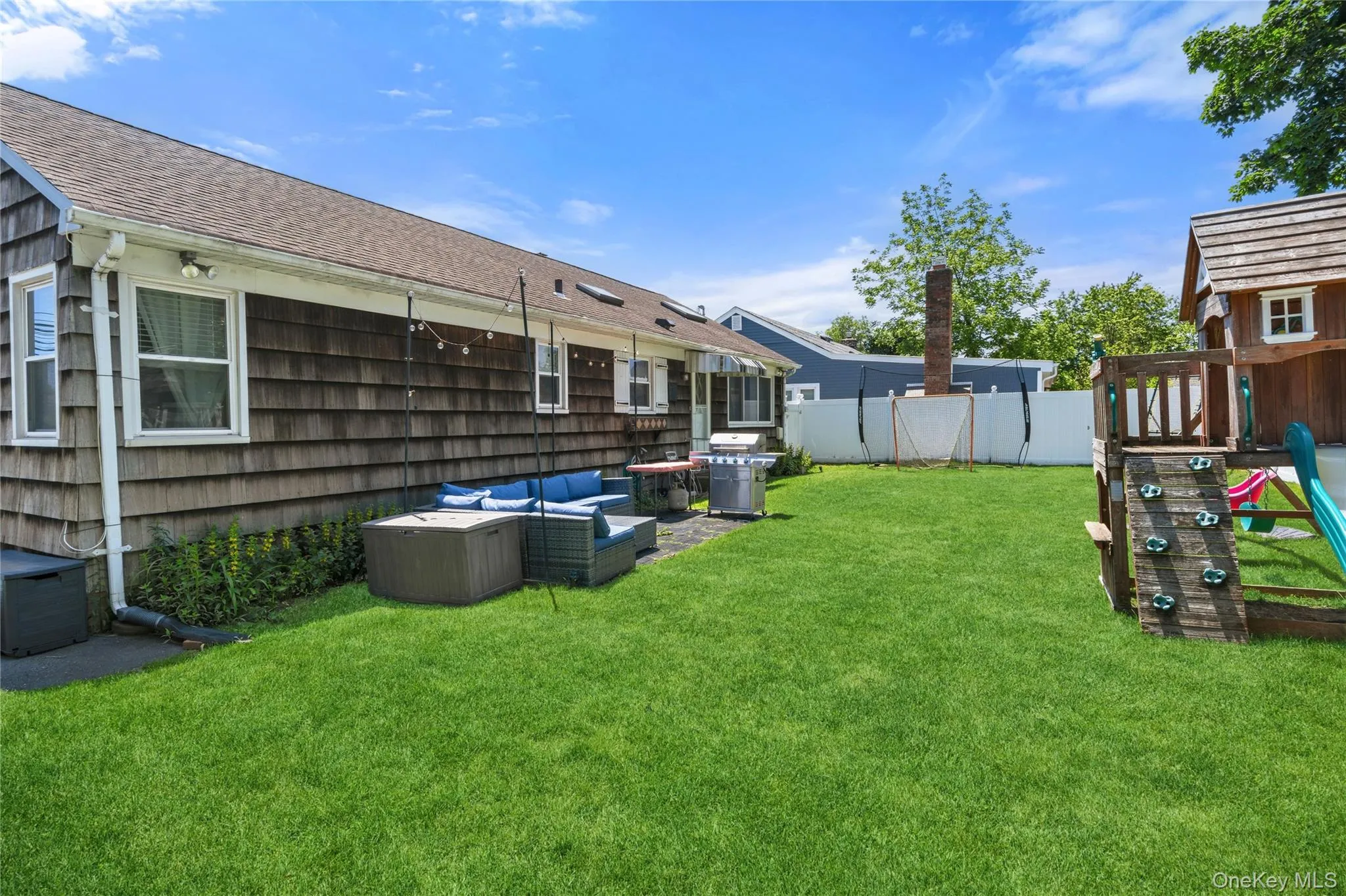 340 Main Street, Hempstead, NY, 3 Bedrooms Bedrooms, 6 Rooms Rooms,2 BathroomsBathrooms,Residential,For Rent,Main,0,1007573 340 Main Street, Hempstead, NY, 3 Bedrooms Bedrooms, 6 Rooms Rooms,2 BathroomsBathrooms,Residential,For Rent,Main,0,1007573