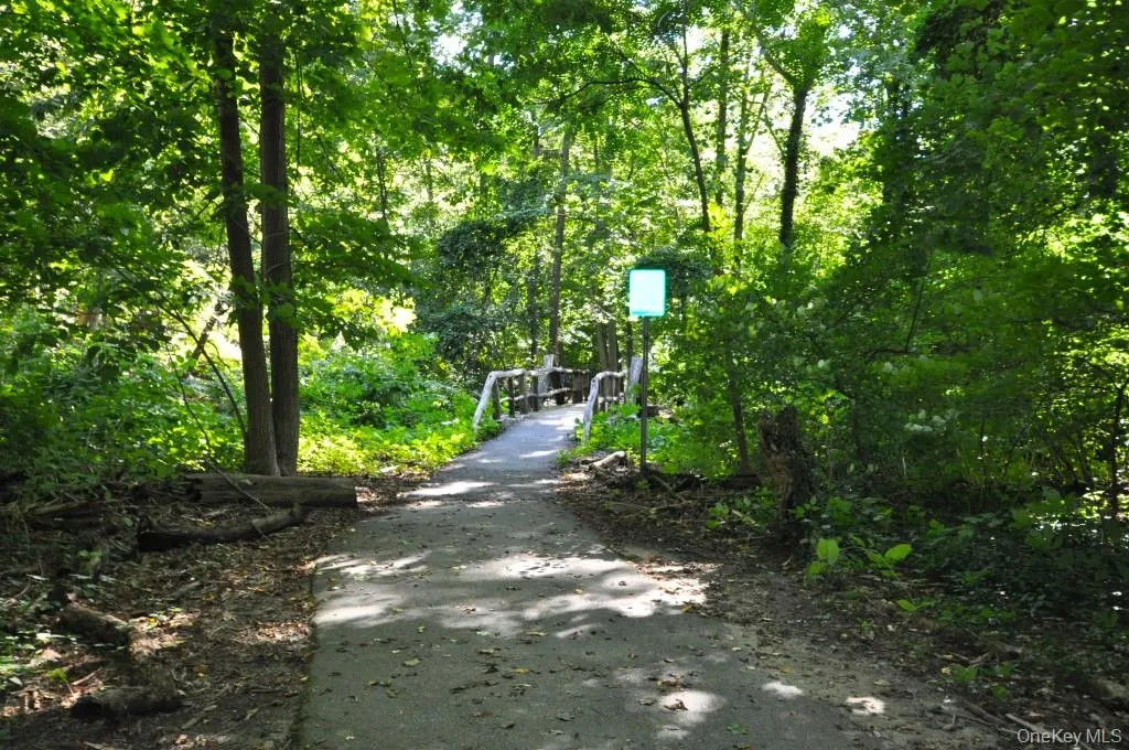 Bronx River Bike, Jogging and Walking Trail: – The Bronx River trail is a11.2 mile paved pathway from Palmer Road in the village of Bronxville to the Kensico Dam Plaza in Valhalla. The path travels crossovers the Bronx River many times traveling thru the Garth Woods reserve and runs parallel with the Bronx River Parkway Garth Road residents can access the trail at either end of Garth Road. Bronx River Bike, Jogging and Walking Trail: – The Bronx River trail is a11.2 mile paved pathway from Palmer Road in the village of Bronxville to the Kensico Dam Plaza in Valhalla. The path travels crossovers the Bronx River many times traveling thru the Garth Woods reserve and runs parallel with the Bronx River Parkway Garth Road residents can access the trail at either end of Garth Road.