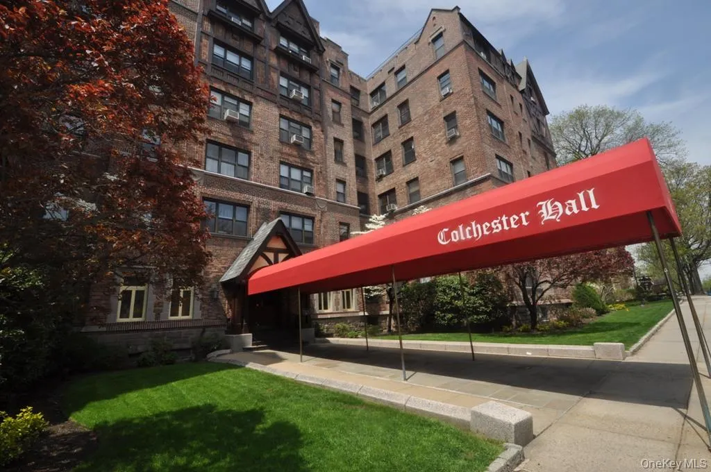 Colchester Hall is a Dog Friendly prewar Tudor building with a large terrace overlooking picturesque Garth Woods. The building has recently installed new passenger and freight elevators. Other features include two laundry rooms and building storage. Short walk to Scarsdale Train Station and Village. Garth Road us a tree lined street starting at the Scarsdale train station and ending at the Ball Field and Playground. GCT is only a 33 minute ride away. Colchester Hall is a Dog Friendly prewar Tudor building with a large terrace overlooking picturesque Garth Woods. The building has recently installed new passenger and freight elevators. Other features include two laundry rooms and building storage. Short walk to Scarsdale Train Station and Village. Garth Road us a tree lined street starting at the Scarsdale train station and ending at the Ball Field and Playground. GCT is only a 33 minute ride away.