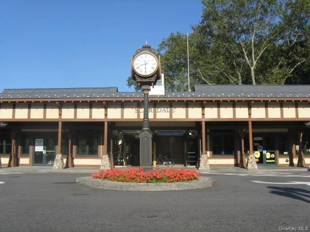 Downtown Scarsdale is a quaint village with plenty of shopping and restaurants and has its own Metro North Train Station. Grand Central Terminal is only a 28 minute train ride. There is also a bike and walking trail that leads from the train station along the Bronx River thru the picturesque Garth Woods. Also enjoy the free summer concert in the park series. Downtown Scarsdale is a quaint village with plenty of shopping and restaurants and has its own Metro North Train Station. Grand Central Terminal is only a 28 minute train ride. There is also a bike and walking trail that leads from the train station along the Bronx River thru the picturesque Garth Woods. Also enjoy the free summer concert in the park series.