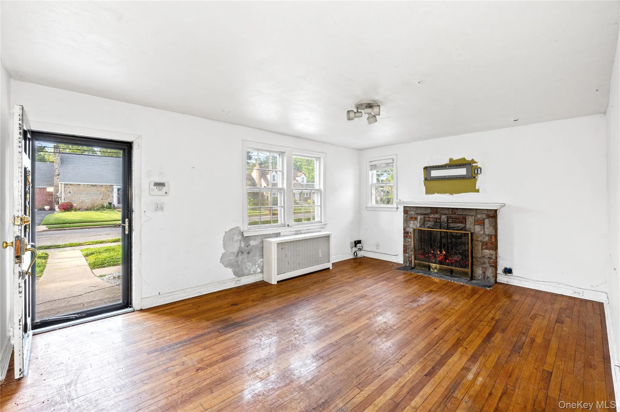 674 Henry Street, Hempstead, NY, 4 Bedrooms Bedrooms, 8 Rooms Rooms,3 BathroomsBathrooms,Residential,For Rent,Henry,0,1007584 674 Henry Street, Hempstead, NY, 4 Bedrooms Bedrooms, 8 Rooms Rooms,3 BathroomsBathrooms,Residential,For Rent,Henry,0,1007584