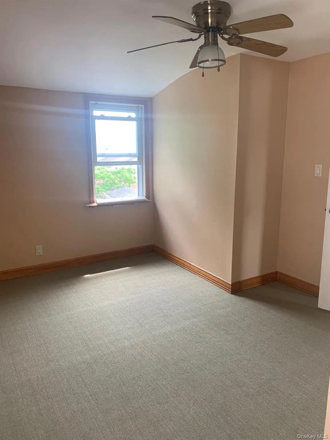 169 Litchfield Avenue, Hempstead, NY, 1 Bedroom Bedrooms, 3 Rooms Rooms,1 BathroomBathrooms,Residential Lease,For Rent,Litchfield,0,1007585 169 Litchfield Avenue, Hempstead, NY, 1 Bedroom Bedrooms, 3 Rooms Rooms,1 BathroomBathrooms,Residential Lease,For Rent,Litchfield,0,1007585