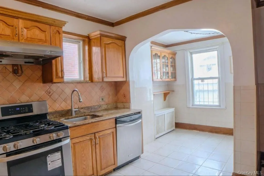 11424 117th Street, New York, NY, 3 Bedrooms Bedrooms, 8 Rooms Rooms,2 BathroomsBathrooms,Residential,For Rent,117th,0,1007590 11424 117th Street, New York, NY, 3 Bedrooms Bedrooms, 8 Rooms Rooms,2 BathroomsBathrooms,Residential,For Rent,117th,0,1007590