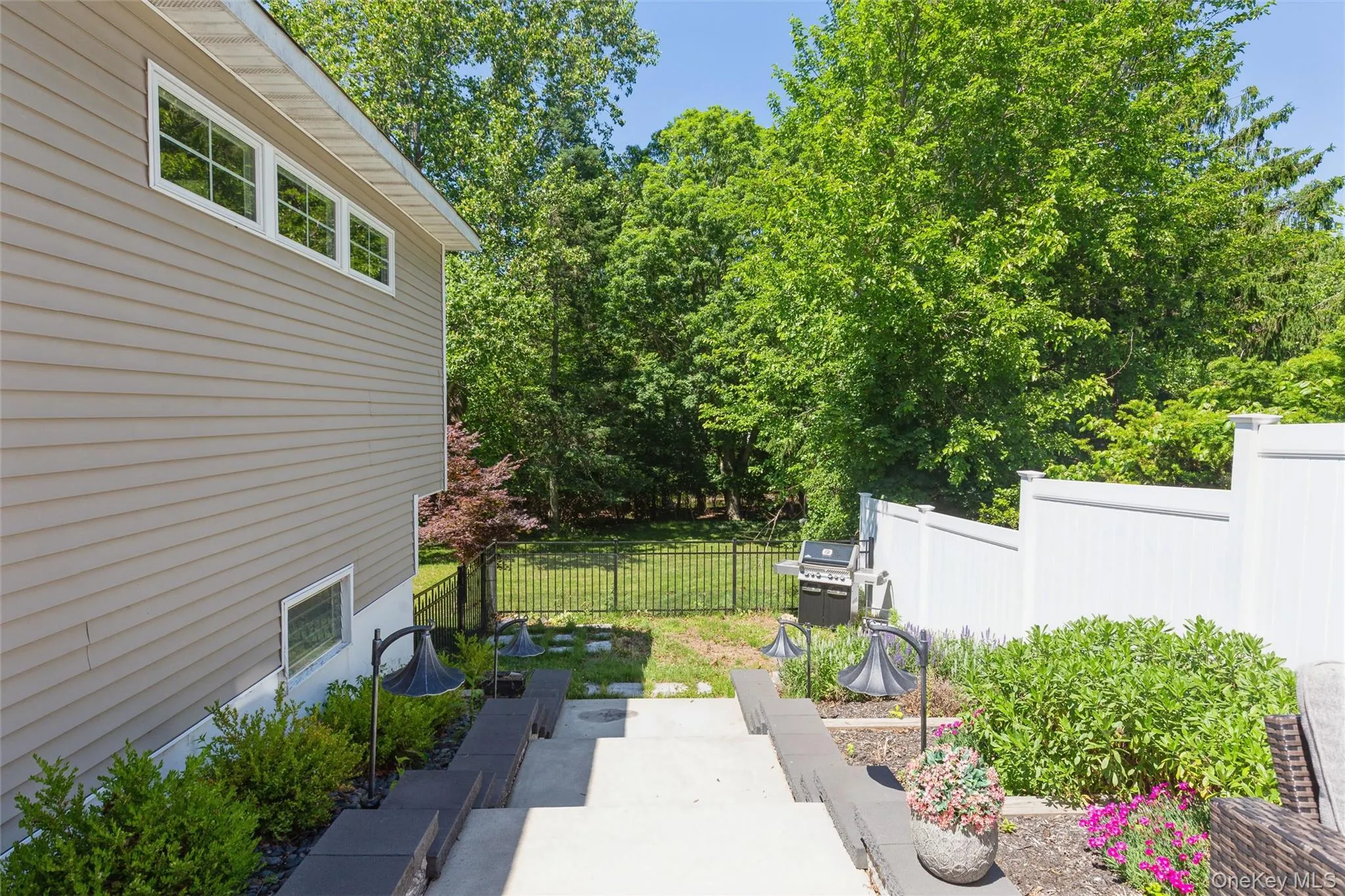 5 Olive Street, Brookhaven, NY, 2 Bedrooms Bedrooms, 5 Rooms Rooms,1 BathroomBathrooms,Residential,For Rent,Olive,0,1007598 5 Olive Street, Brookhaven, NY, 2 Bedrooms Bedrooms, 5 Rooms Rooms,1 BathroomBathrooms,Residential,For Rent,Olive,0,1007598