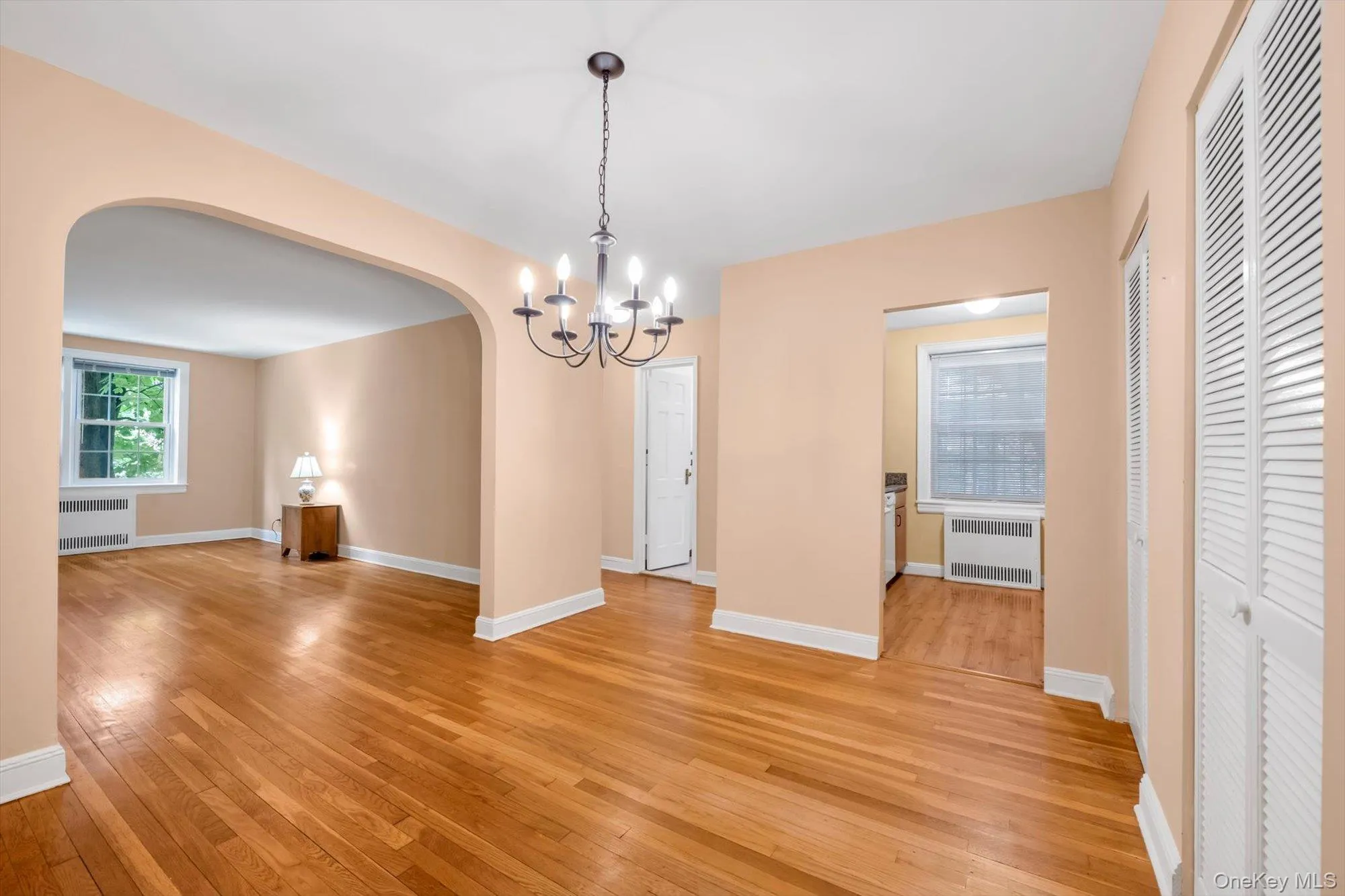 19 Schenck Avenue, North Hempstead, NY, 1 Bedroom Bedrooms, 4 Rooms Rooms,1 BathroomBathrooms,Residential,For Rent,Schenck,0,1007604 19 Schenck Avenue, North Hempstead, NY, 1 Bedroom Bedrooms, 4 Rooms Rooms,1 BathroomBathrooms,Residential,For Rent,Schenck,0,1007604