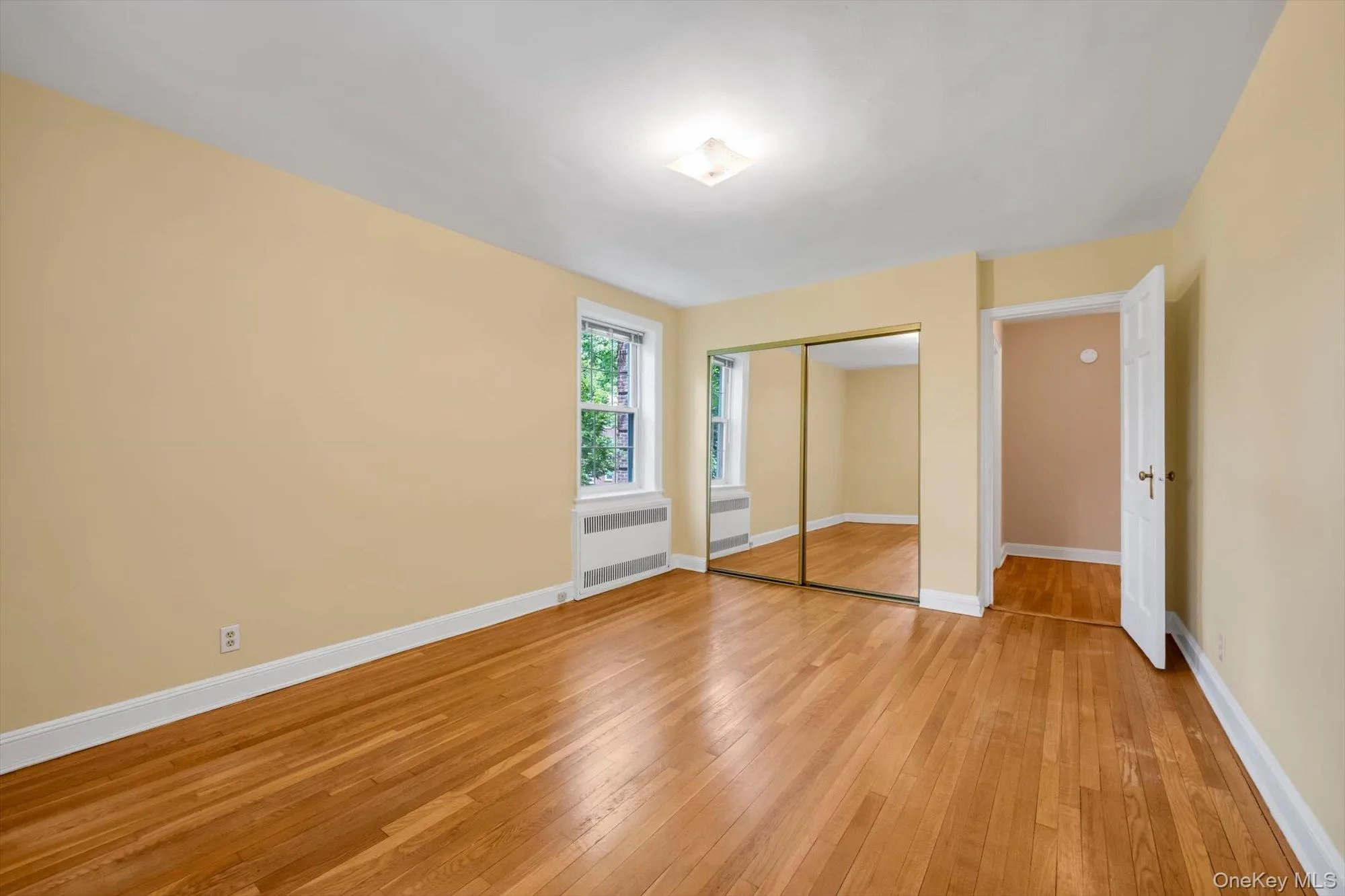19 Schenck Avenue, North Hempstead, NY, 1 Bedroom Bedrooms, 4 Rooms Rooms,1 BathroomBathrooms,Residential,For Rent,Schenck,0,1007604 19 Schenck Avenue, North Hempstead, NY, 1 Bedroom Bedrooms, 4 Rooms Rooms,1 BathroomBathrooms,Residential,For Rent,Schenck,0,1007604