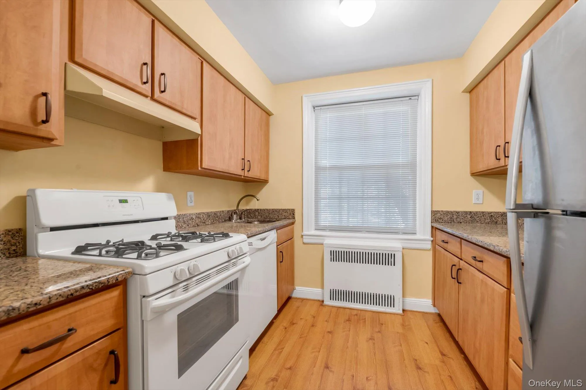 19 Schenck Avenue, North Hempstead, NY, 1 Bedroom Bedrooms, 4 Rooms Rooms,1 BathroomBathrooms,Residential,For Rent,Schenck,0,1007604 19 Schenck Avenue, North Hempstead, NY, 1 Bedroom Bedrooms, 4 Rooms Rooms,1 BathroomBathrooms,Residential,For Rent,Schenck,0,1007604