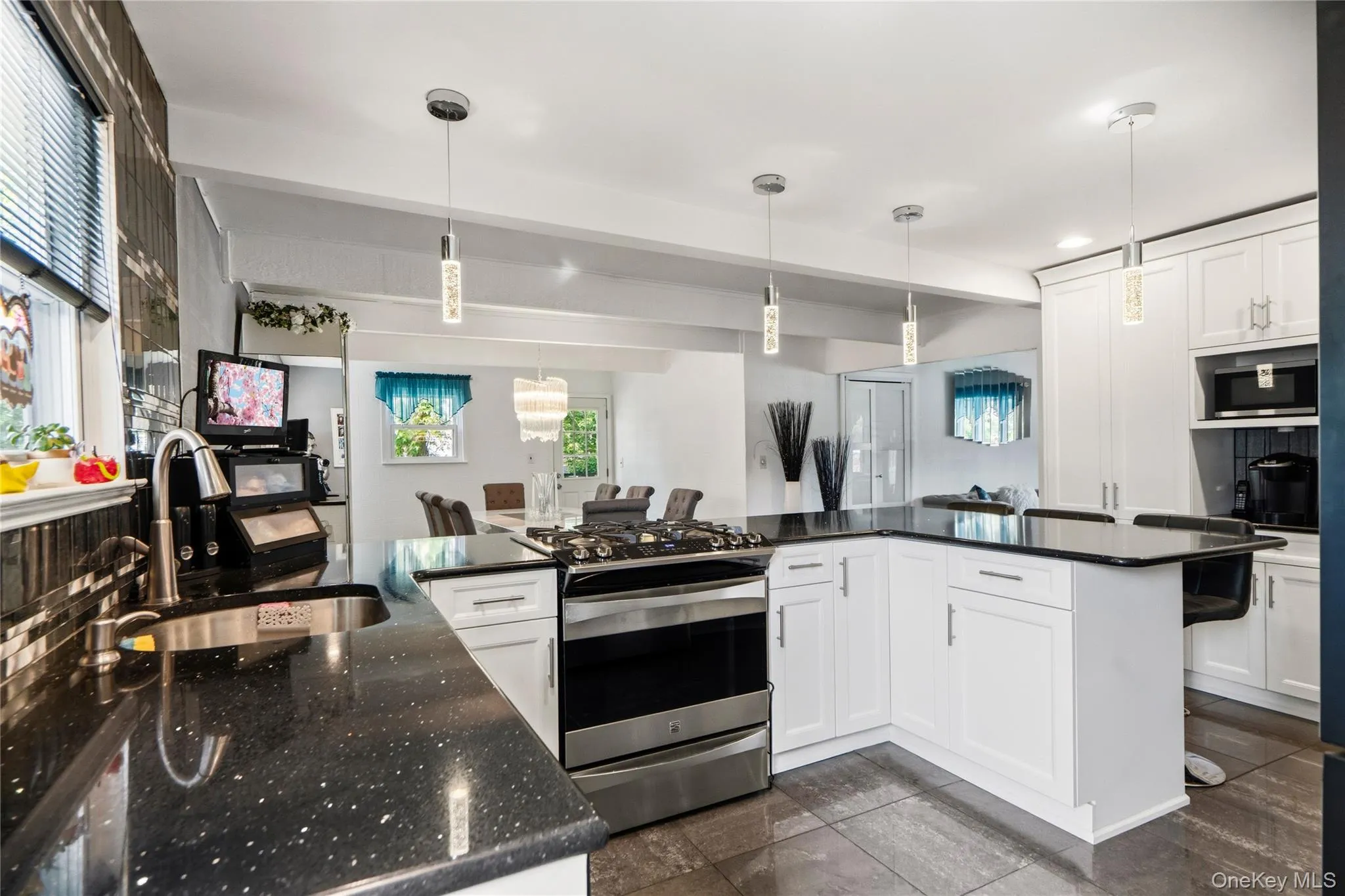 43 Woods Lane, Brookhaven, NY, 4 Bedrooms Bedrooms, 8 Rooms Rooms,3 BathroomsBathrooms,Residential,For Rent,Woods,0,1007605 43 Woods Lane, Brookhaven, NY, 4 Bedrooms Bedrooms, 8 Rooms Rooms,3 BathroomsBathrooms,Residential,For Rent,Woods,0,1007605