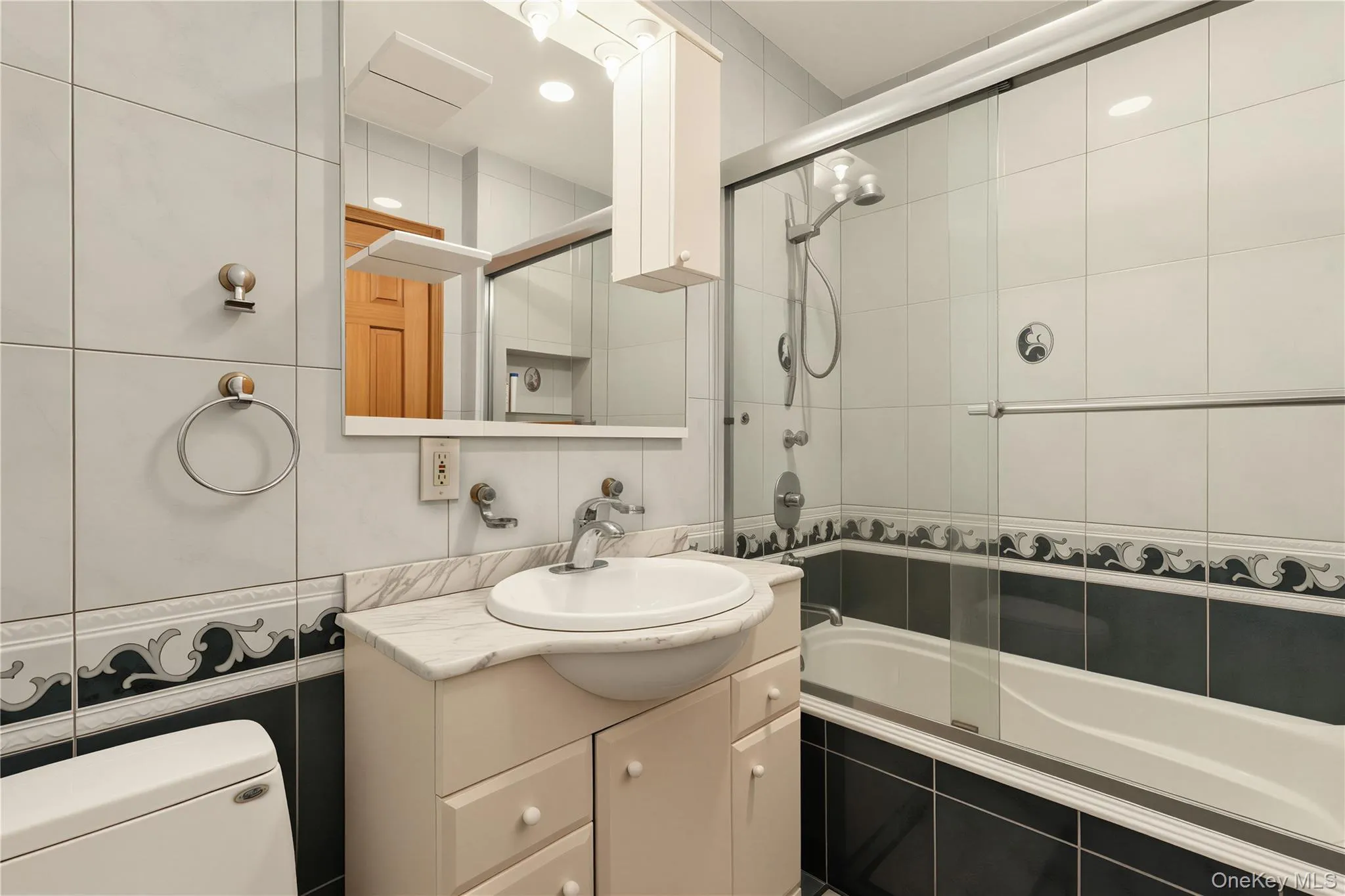7831 220th Street, New York, NY, 5 Bedrooms Bedrooms, 9 Rooms Rooms,3 BathroomsBathrooms,Residential,For Rent,220th,0,1007606 7831 220th Street, New York, NY, 5 Bedrooms Bedrooms, 9 Rooms Rooms,3 BathroomsBathrooms,Residential,For Rent,220th,0,1007606