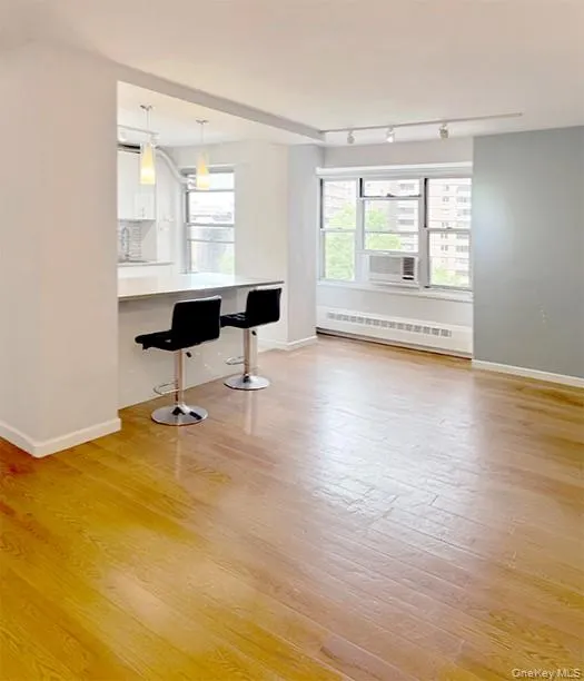 573 Grand Street, New York, NY, 1 Bedroom Bedrooms, 4 Rooms Rooms,1 BathroomBathrooms,Residential,For Rent,Grand,0,1007607 573 Grand Street, New York, NY, 1 Bedroom Bedrooms, 4 Rooms Rooms,1 BathroomBathrooms,Residential,For Rent,Grand,0,1007607