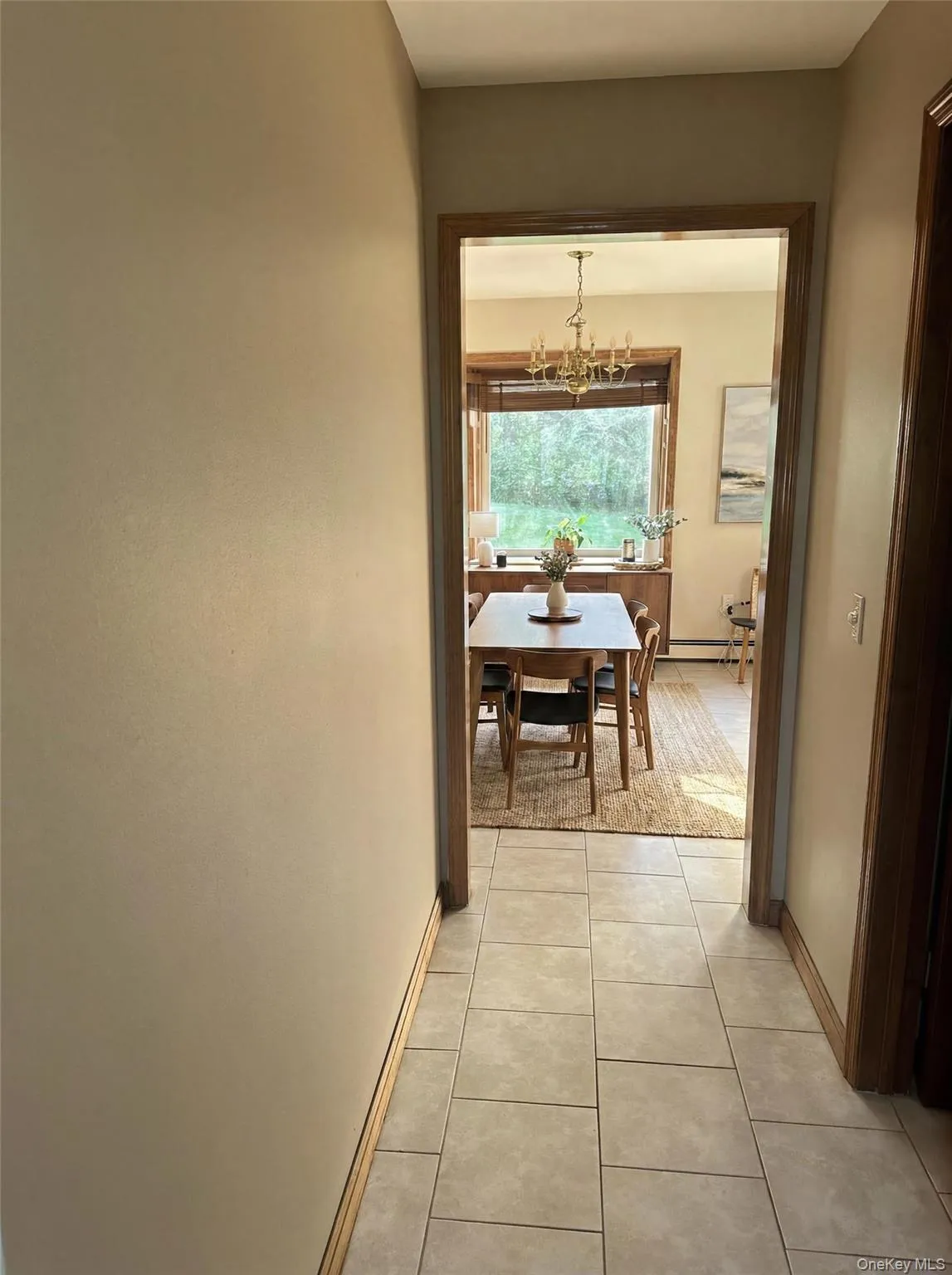 Same Eat-in space digitally furnished Same Eat-in space digitally furnished