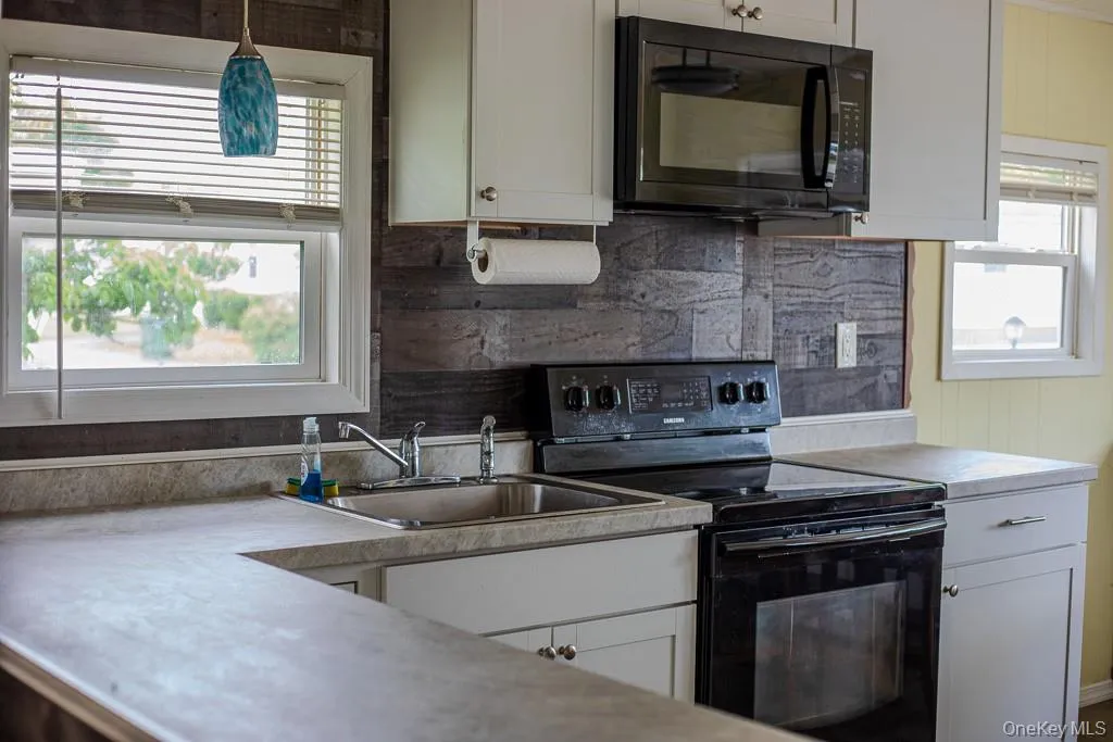 74 Revere Drive, Islip, NY, 2 Bedrooms Bedrooms, 4 Rooms Rooms,1 BathroomBathrooms,Residential,For Rent,Revere,0,1007611 74 Revere Drive, Islip, NY, 2 Bedrooms Bedrooms, 4 Rooms Rooms,1 BathroomBathrooms,Residential,For Rent,Revere,0,1007611