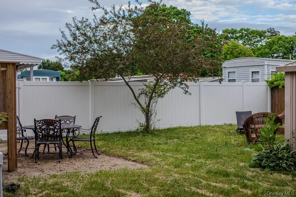 74 Revere Drive, Islip, NY, 2 Bedrooms Bedrooms, 4 Rooms Rooms,1 BathroomBathrooms,Residential,For Rent,Revere,0,1007611 74 Revere Drive, Islip, NY, 2 Bedrooms Bedrooms, 4 Rooms Rooms,1 BathroomBathrooms,Residential,For Rent,Revere,0,1007611