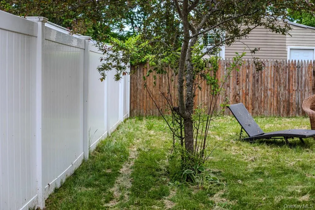 Vinyl fencing for privacy. Vinyl fencing for privacy.