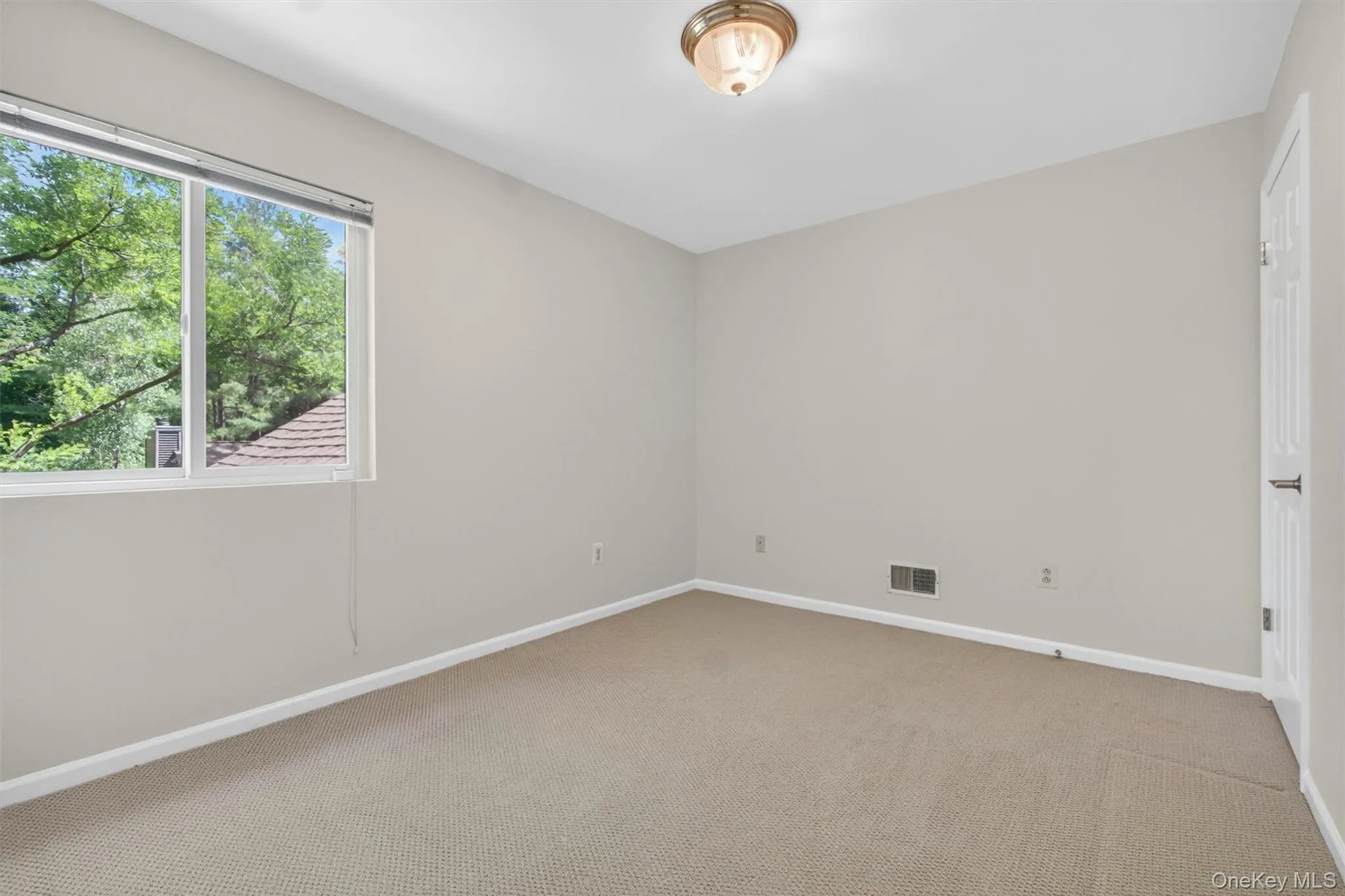 6 Old Lake Road, Clarkstown, NY, 3 Bedrooms Bedrooms, 8 Rooms Rooms,2 BathroomsBathrooms,Residential,For Rent,Old Lake,0,1007612 6 Old Lake Road, Clarkstown, NY, 3 Bedrooms Bedrooms, 8 Rooms Rooms,2 BathroomsBathrooms,Residential,For Rent,Old Lake,0,1007612