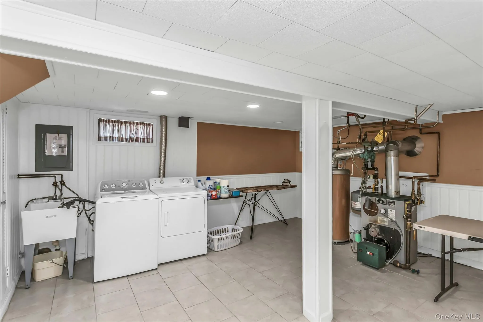 323 Richard Street, Hempstead, NY, 3 Bedrooms Bedrooms, 7 Rooms Rooms,1 BathroomBathrooms,Residential,For Rent,Richard,0,1007617 323 Richard Street, Hempstead, NY, 3 Bedrooms Bedrooms, 7 Rooms Rooms,1 BathroomBathrooms,Residential,For Rent,Richard,0,1007617