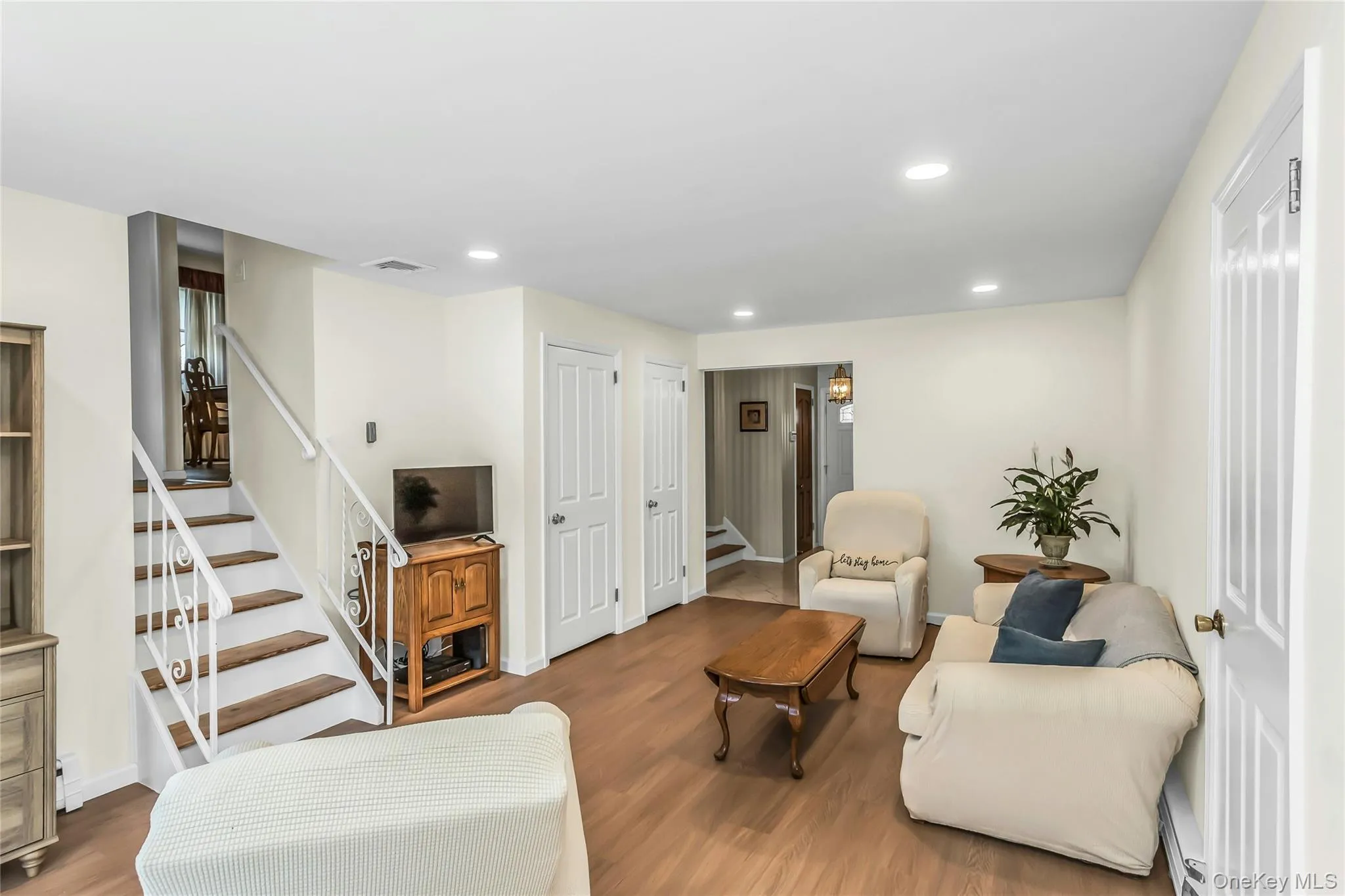 323 Richard Street, Hempstead, NY, 3 Bedrooms Bedrooms, 7 Rooms Rooms,1 BathroomBathrooms,Residential,For Rent,Richard,0,1007617 323 Richard Street, Hempstead, NY, 3 Bedrooms Bedrooms, 7 Rooms Rooms,1 BathroomBathrooms,Residential,For Rent,Richard,0,1007617