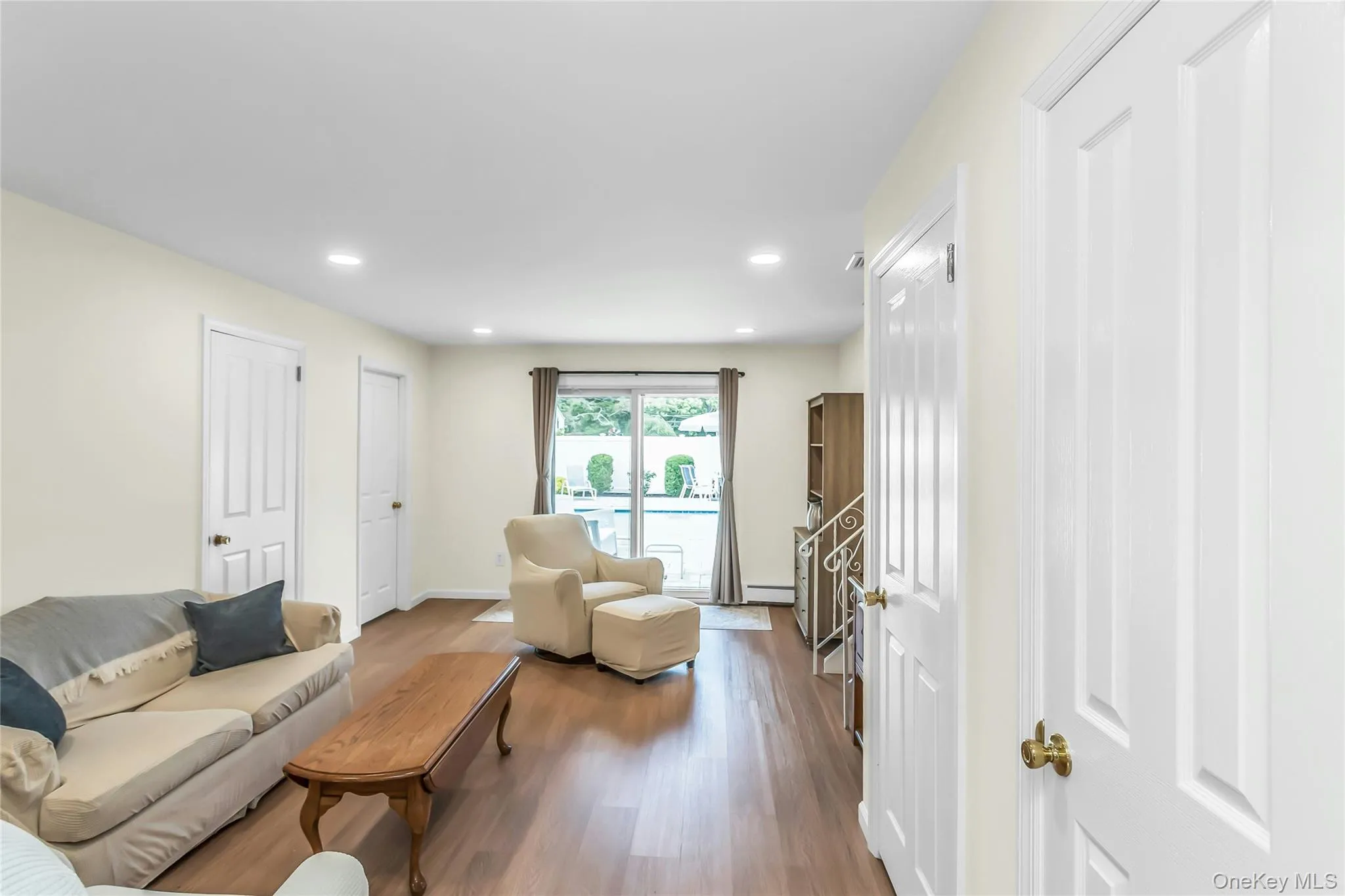 323 Richard Street, Hempstead, NY, 3 Bedrooms Bedrooms, 7 Rooms Rooms,1 BathroomBathrooms,Residential,For Rent,Richard,0,1007617 323 Richard Street, Hempstead, NY, 3 Bedrooms Bedrooms, 7 Rooms Rooms,1 BathroomBathrooms,Residential,For Rent,Richard,0,1007617