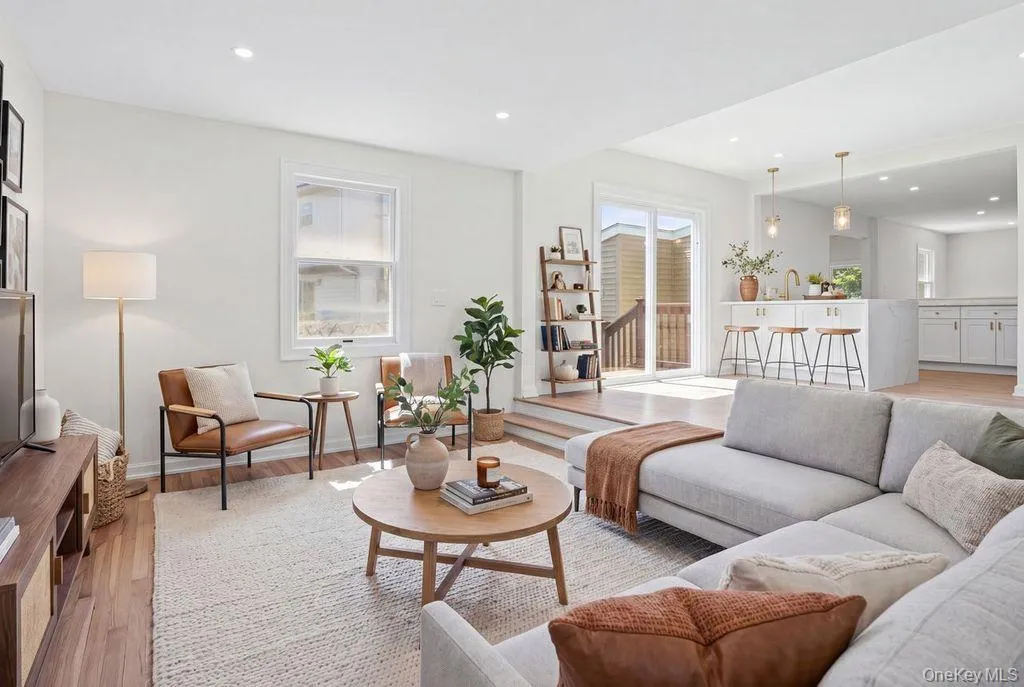 47 Walnut Avenue, Babylon, NY, 3 Bedrooms Bedrooms, 7 Rooms Rooms,2 BathroomsBathrooms,Residential,For Rent,Walnut,0,1007618 47 Walnut Avenue, Babylon, NY, 3 Bedrooms Bedrooms, 7 Rooms Rooms,2 BathroomsBathrooms,Residential,For Rent,Walnut,0,1007618