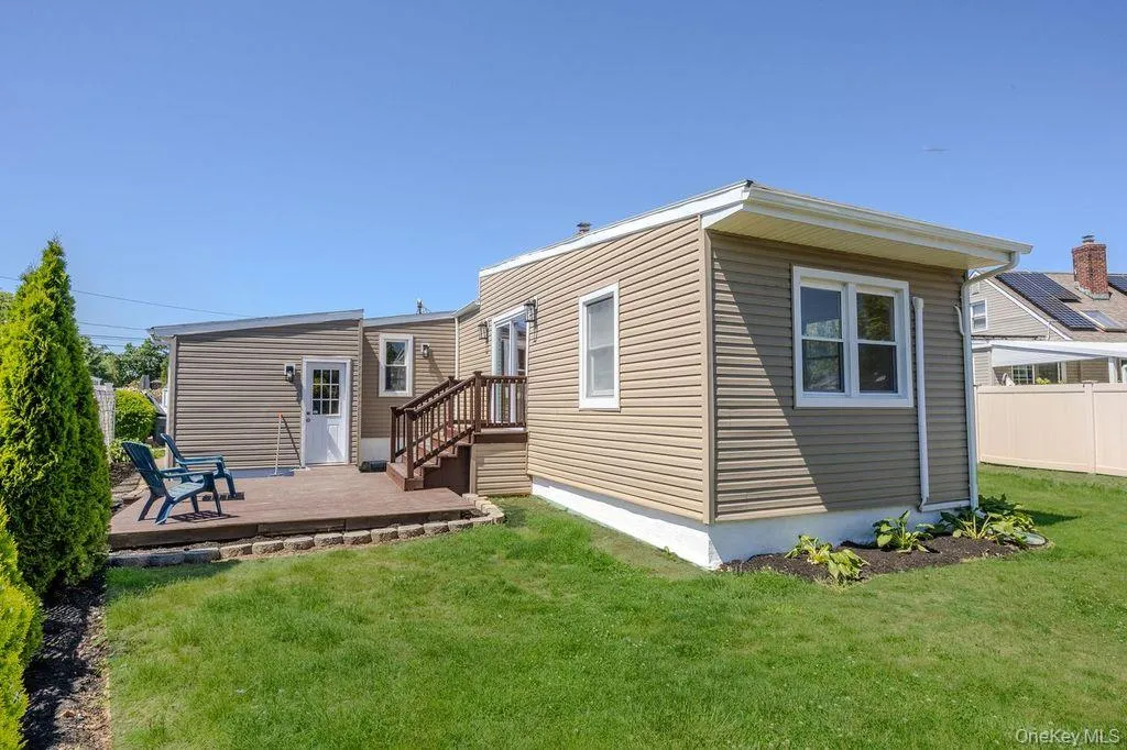47 Walnut Avenue, Babylon, NY, 3 Bedrooms Bedrooms, 7 Rooms Rooms,2 BathroomsBathrooms,Residential,For Rent,Walnut,0,1007618 47 Walnut Avenue, Babylon, NY, 3 Bedrooms Bedrooms, 7 Rooms Rooms,2 BathroomsBathrooms,Residential,For Rent,Walnut,0,1007618