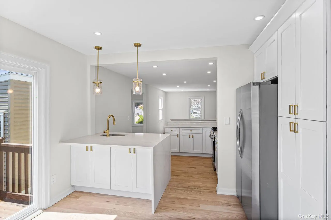 47 Walnut Avenue, Babylon, NY, 3 Bedrooms Bedrooms, 7 Rooms Rooms,2 BathroomsBathrooms,Residential,For Rent,Walnut,0,1007618 47 Walnut Avenue, Babylon, NY, 3 Bedrooms Bedrooms, 7 Rooms Rooms,2 BathroomsBathrooms,Residential,For Rent,Walnut,0,1007618